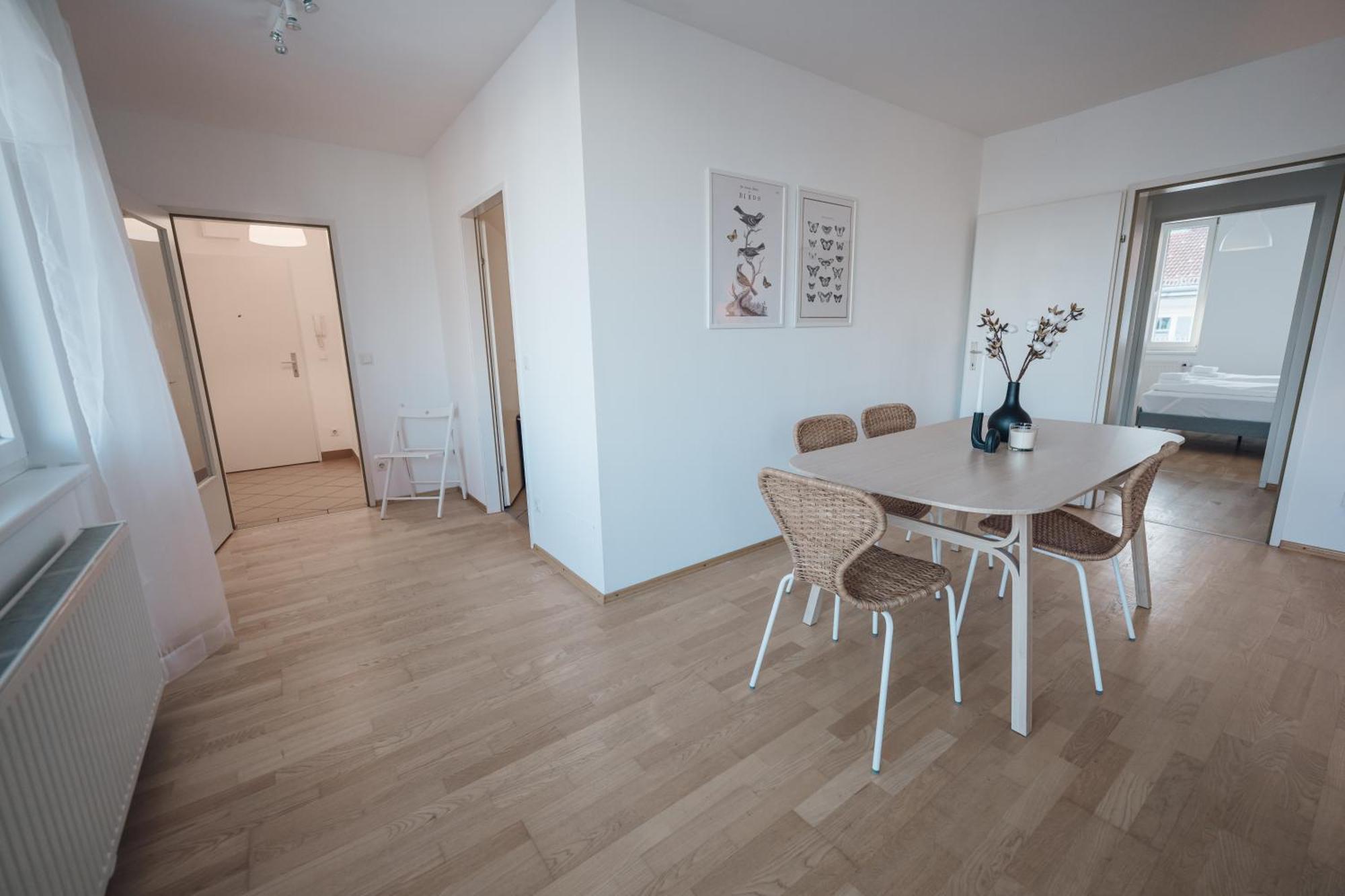 Apartment Beautiful With Balcony *