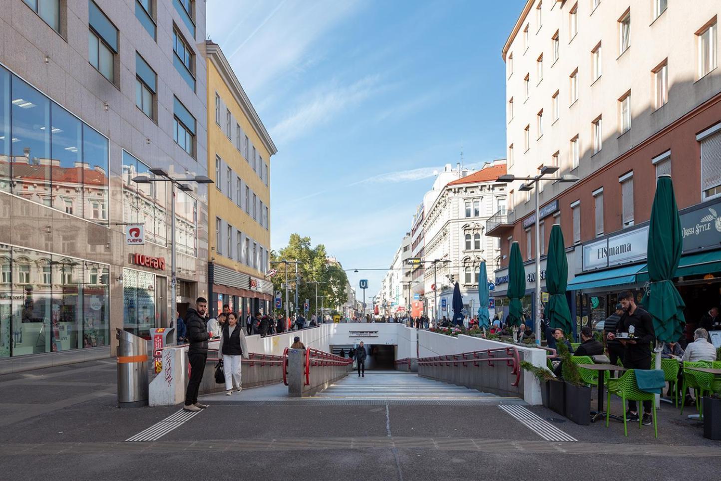 Ruheoase Im Dachgeschoss Mit Klimaanlage, Nur 10 Minuten Ins Zentrum Apartment
