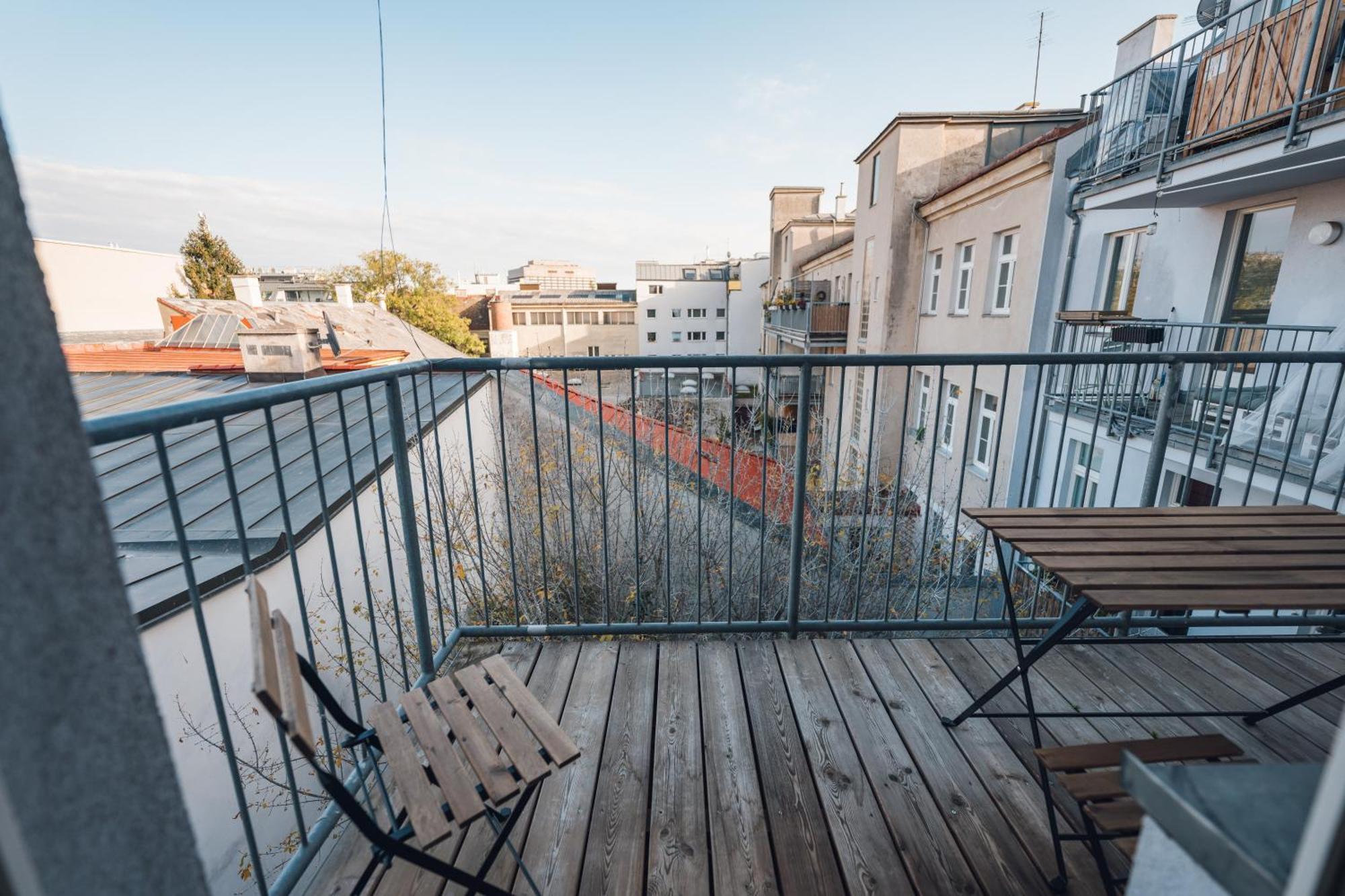 Apartment Beautiful With Balcony