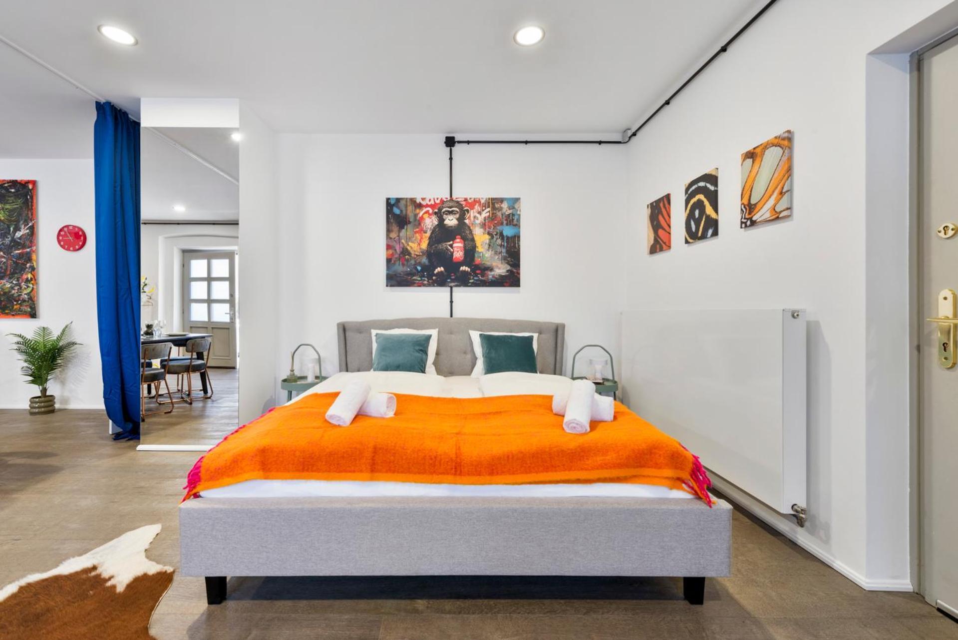 4ty3 - Townhouse Loft Is Calling *