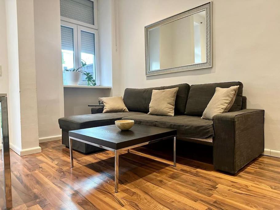 Relocation Or Expats, Only Long Term Stay! 2 Min To Metro Apartment Vienna