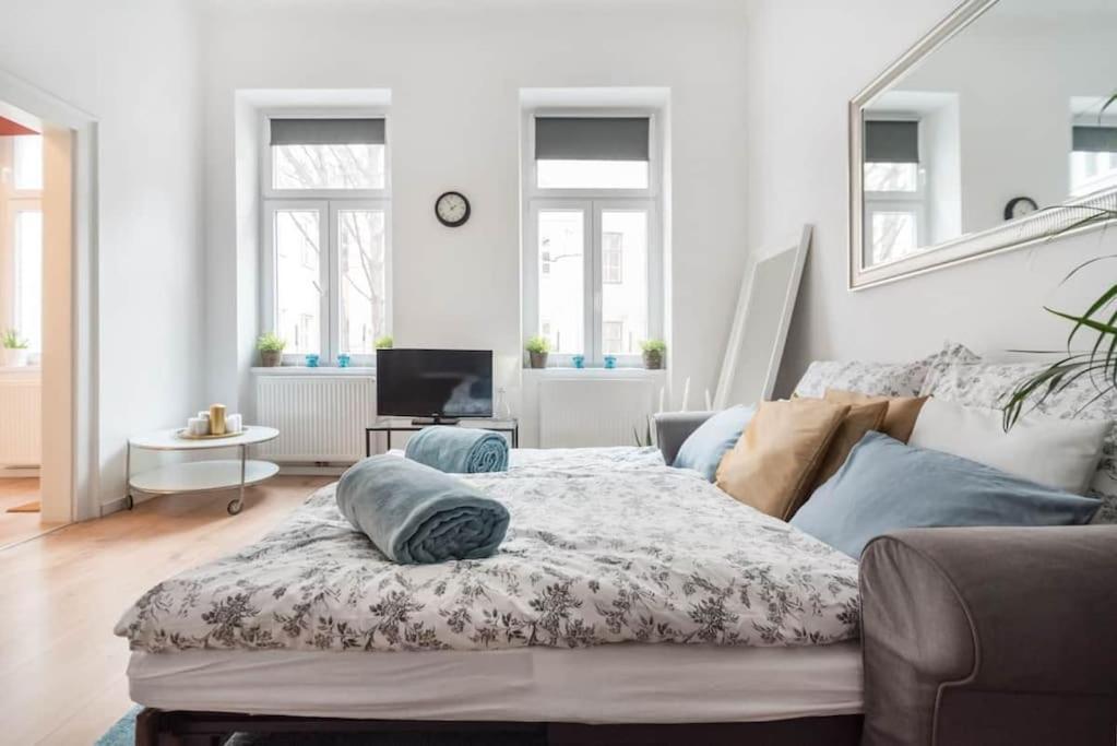 Apartment Relocation Or Expats, Only Long Term Stay! 2 Min To Metro Vienna