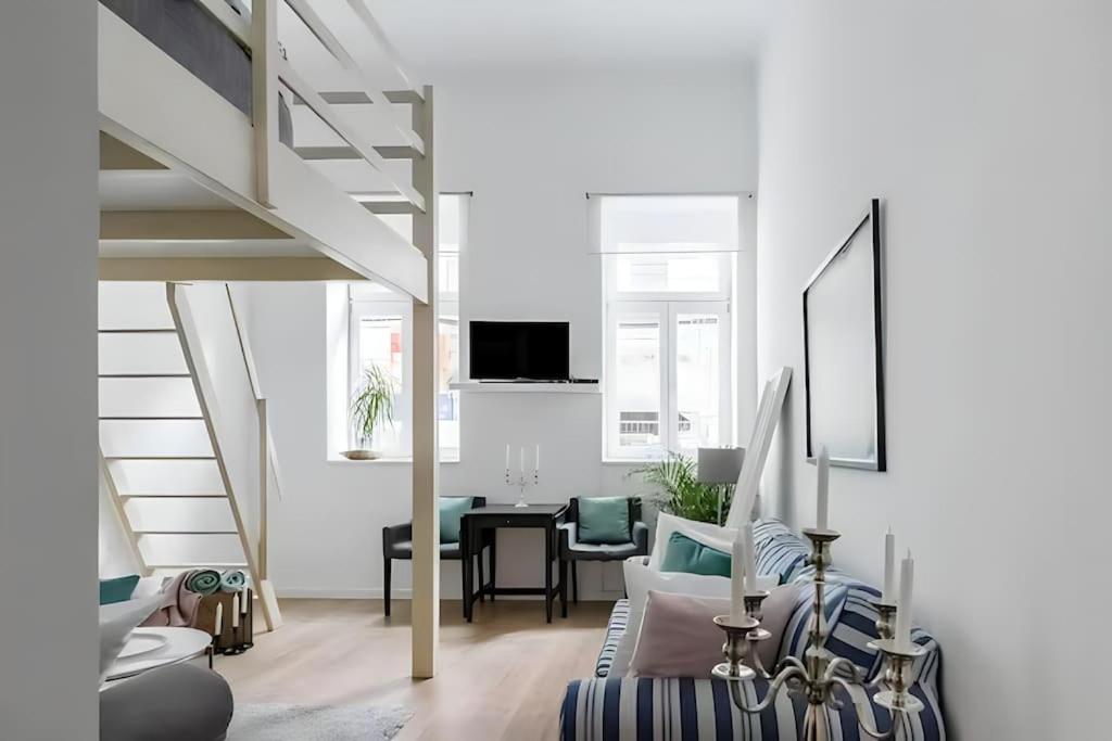 Apartment Relocation Or Expats, Only Long Term Stay! 2 Min To Metro Vienna