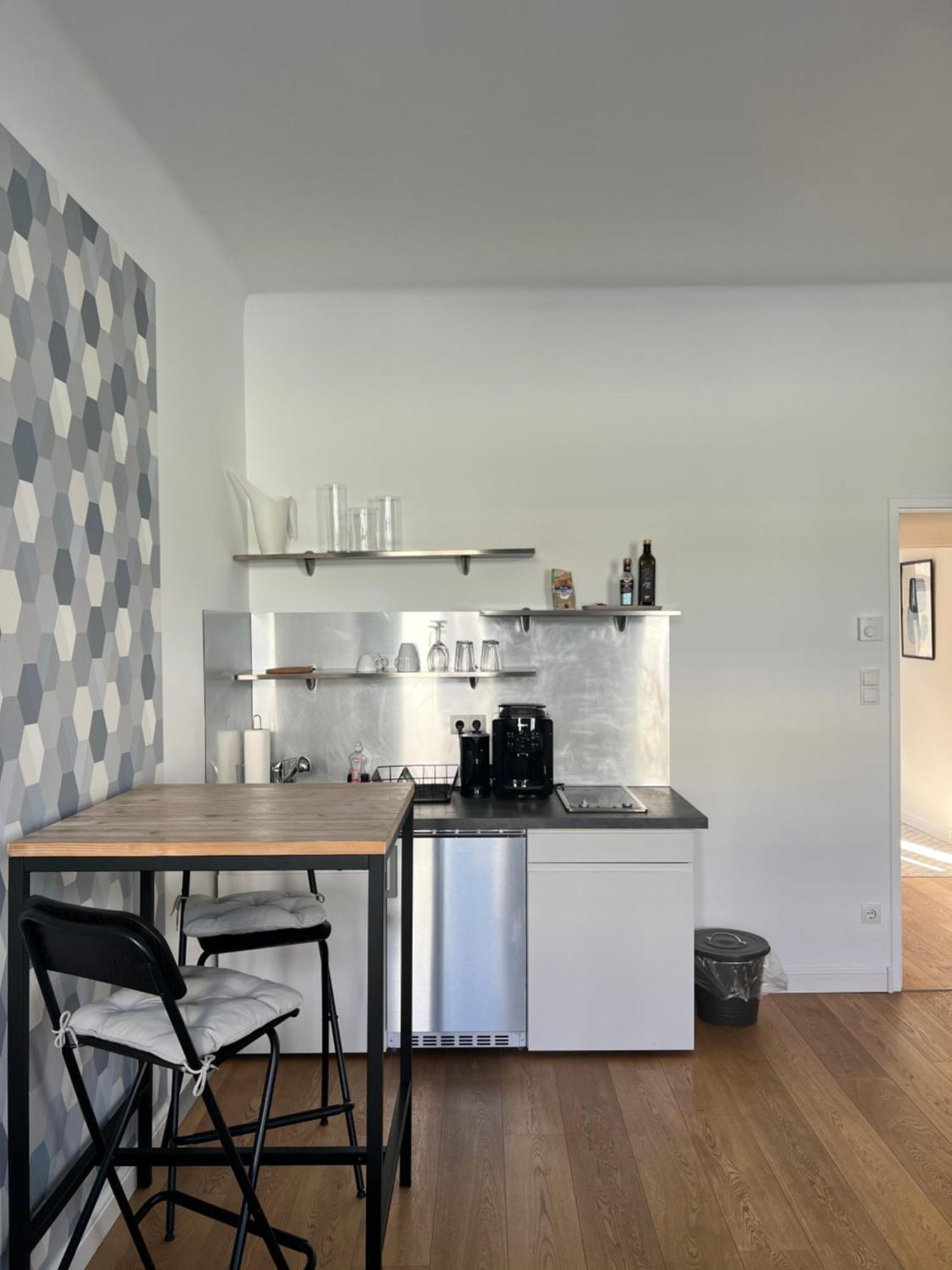 Dowa Apartment *