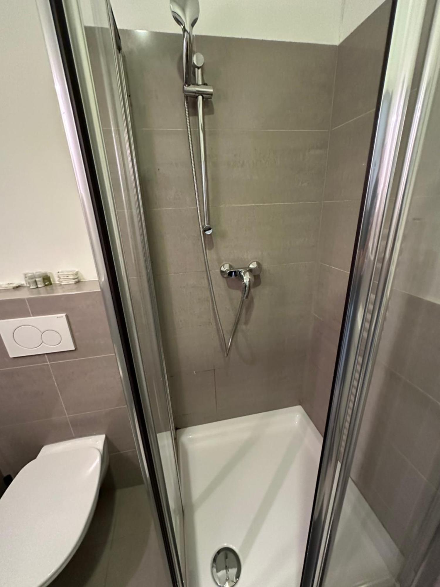 Cozy Three-room 14 * Wien
