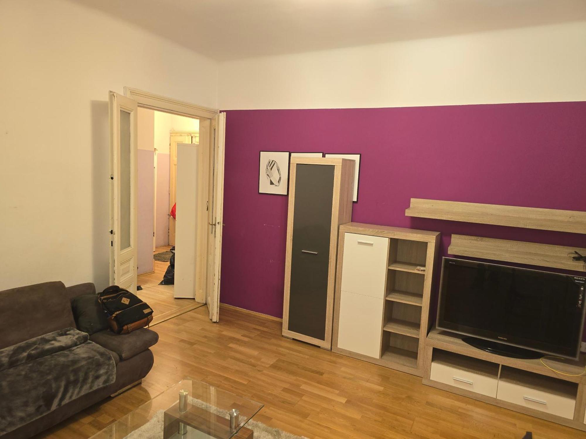 1080 Apartment *