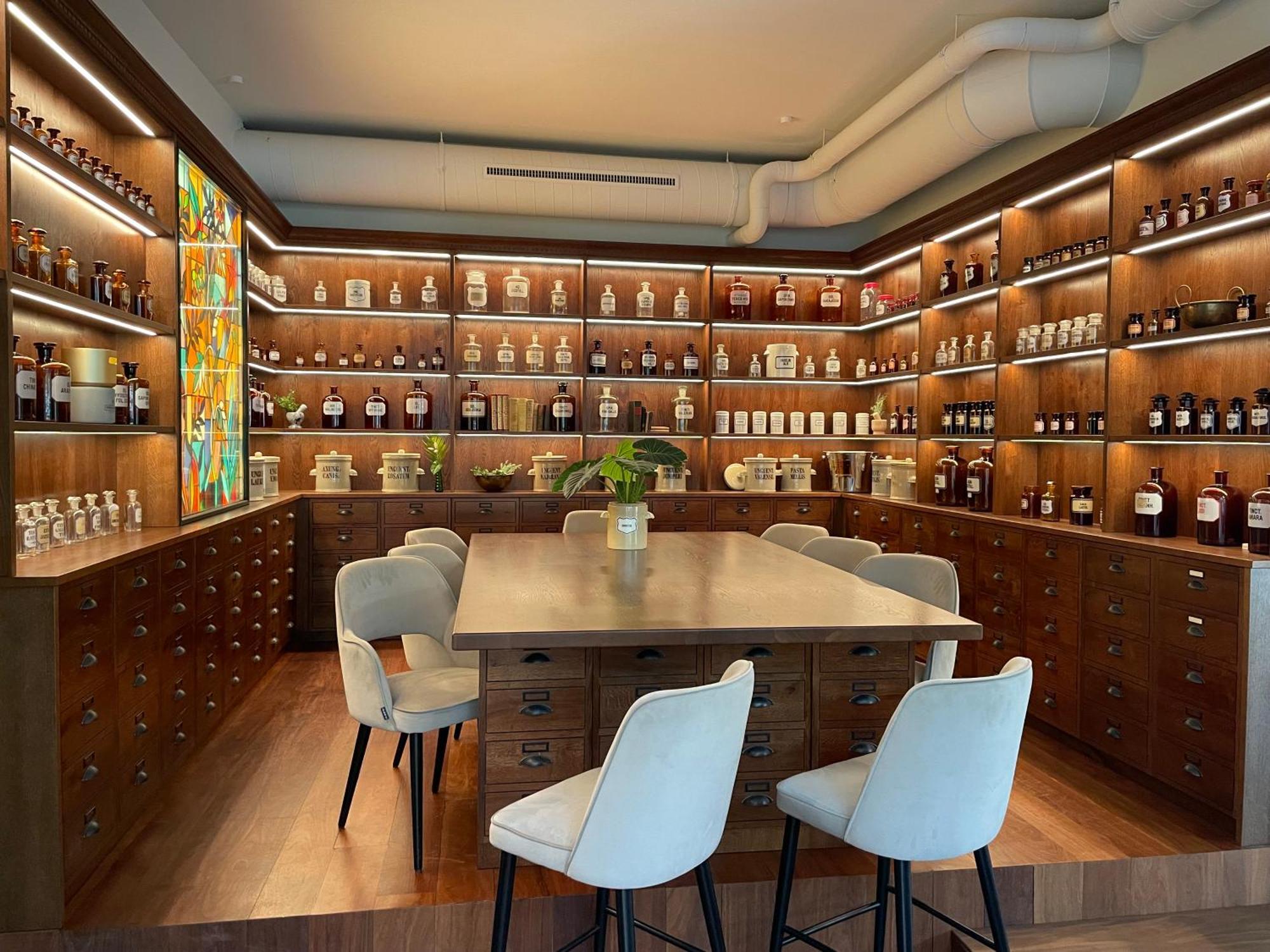 Vive & Restaurant Hotel