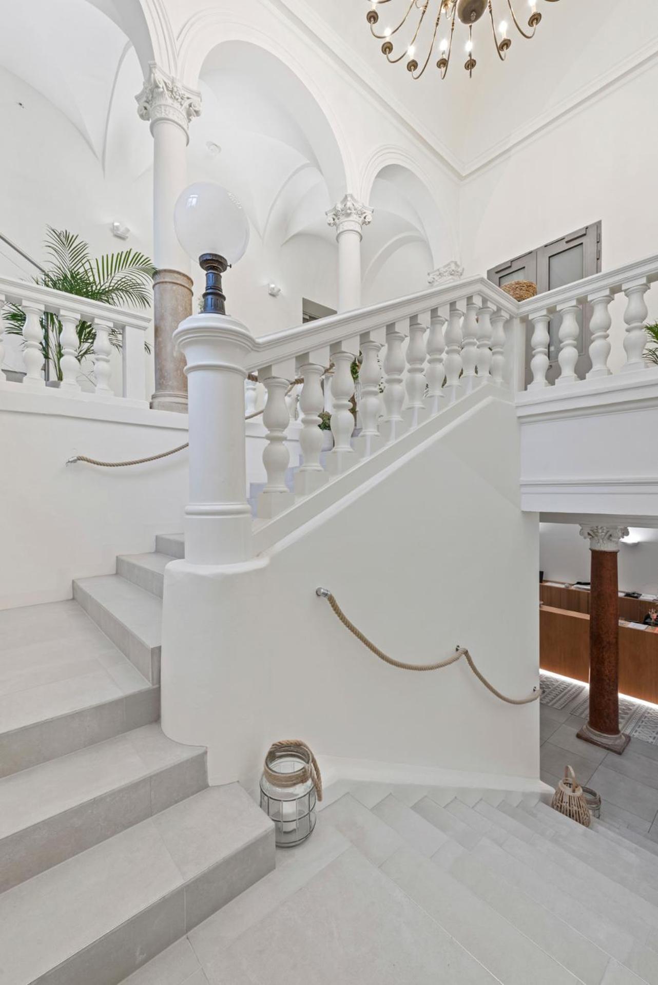 Vive & Restaurant Hotel *