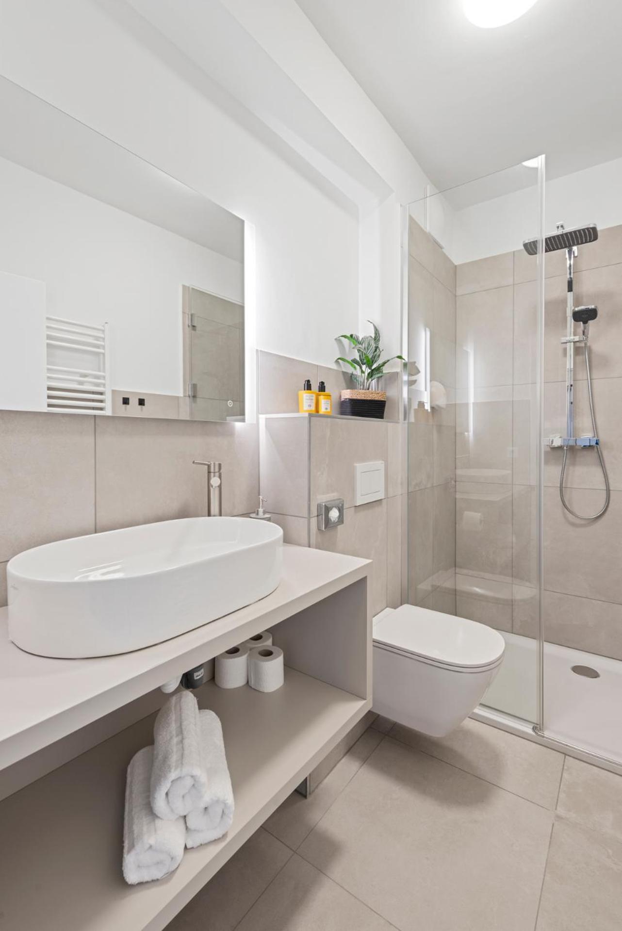 Vive & Restaurant Hotel