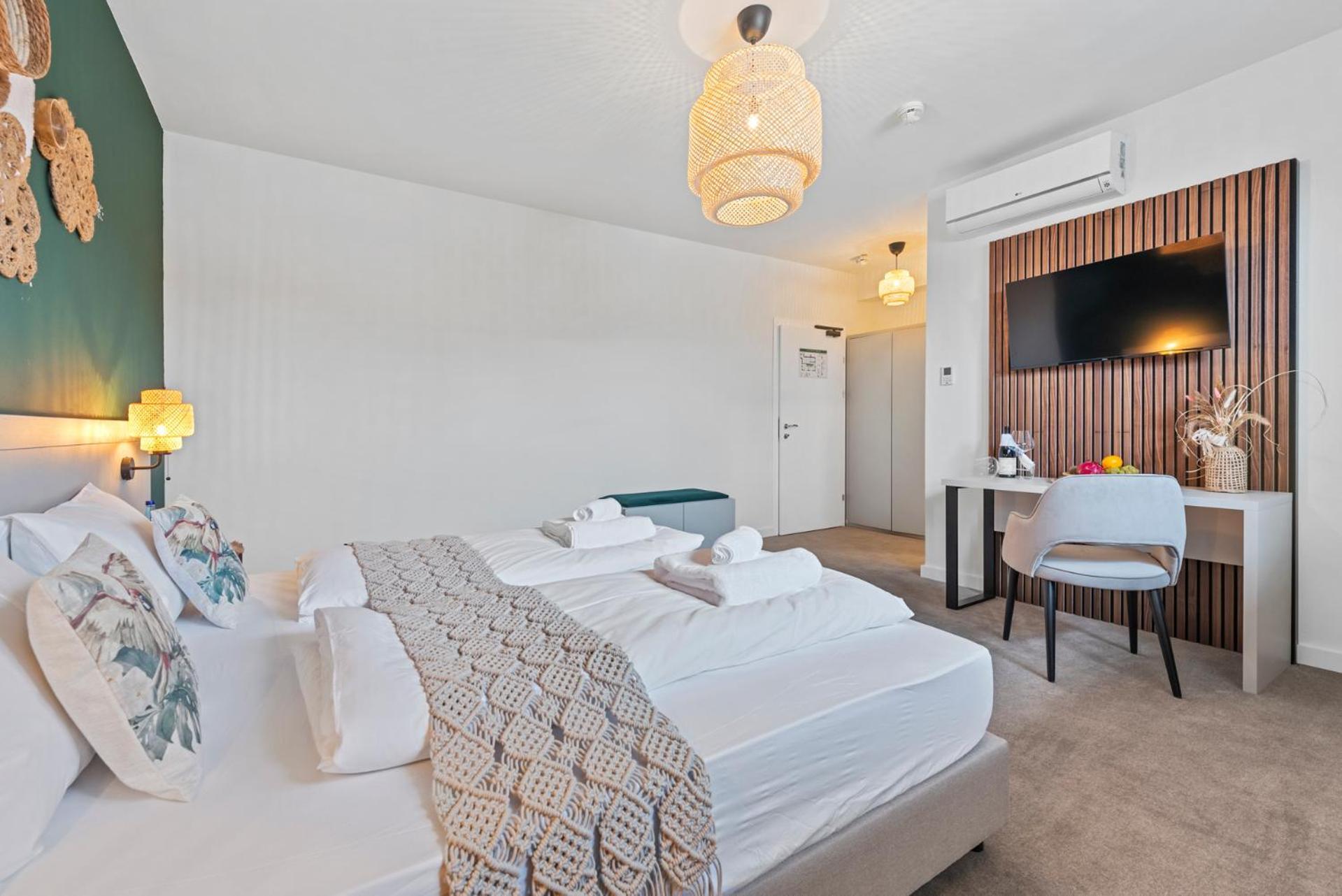 Vive & Restaurant Hotel
