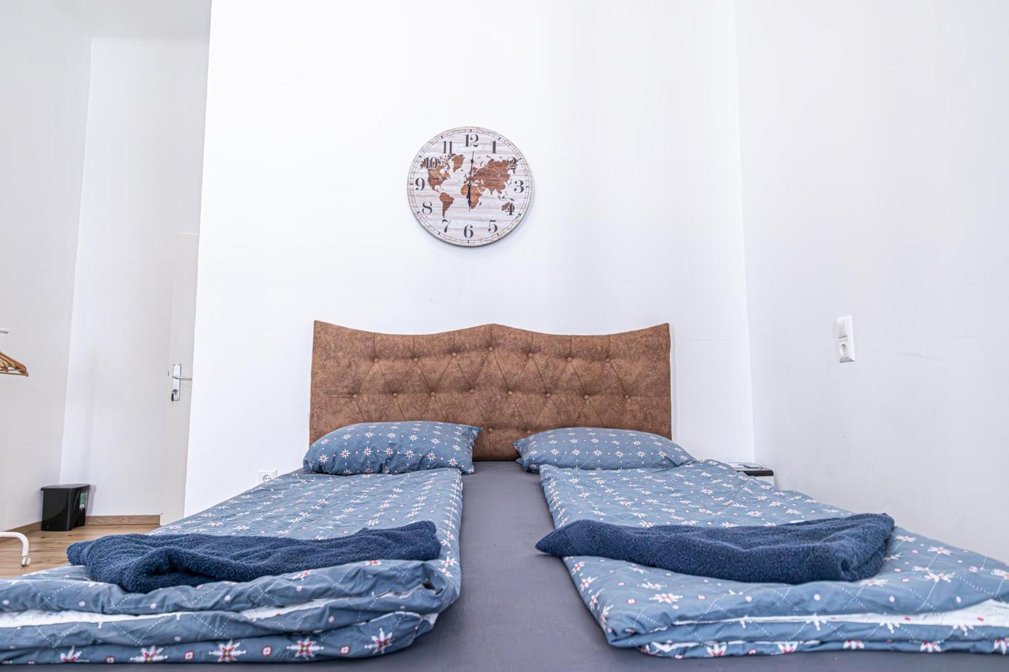 Hostel 6 Min To Amusement Park - Economy In Shared