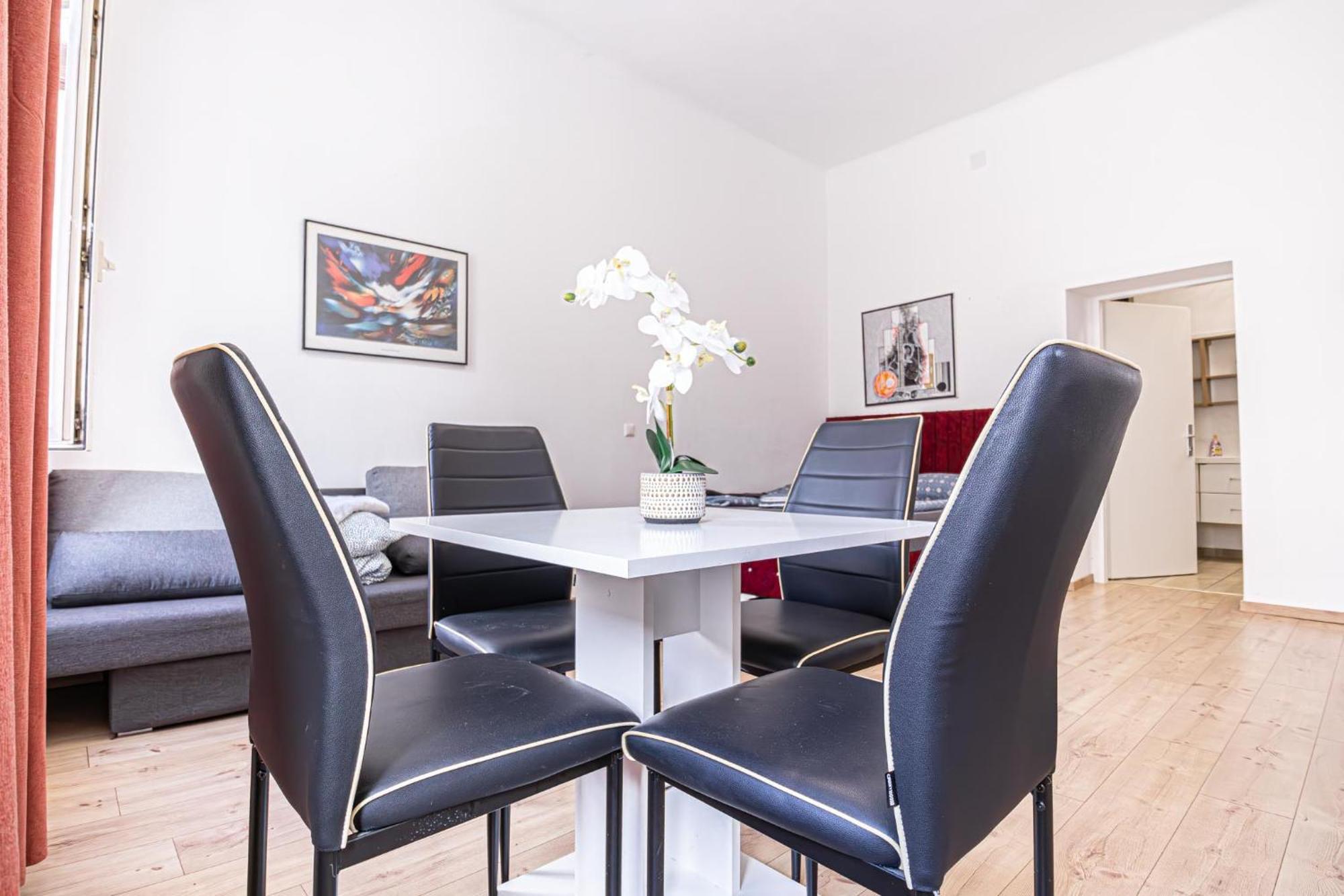Hostel 6 Min To Amusement Park - Economy In Shared *