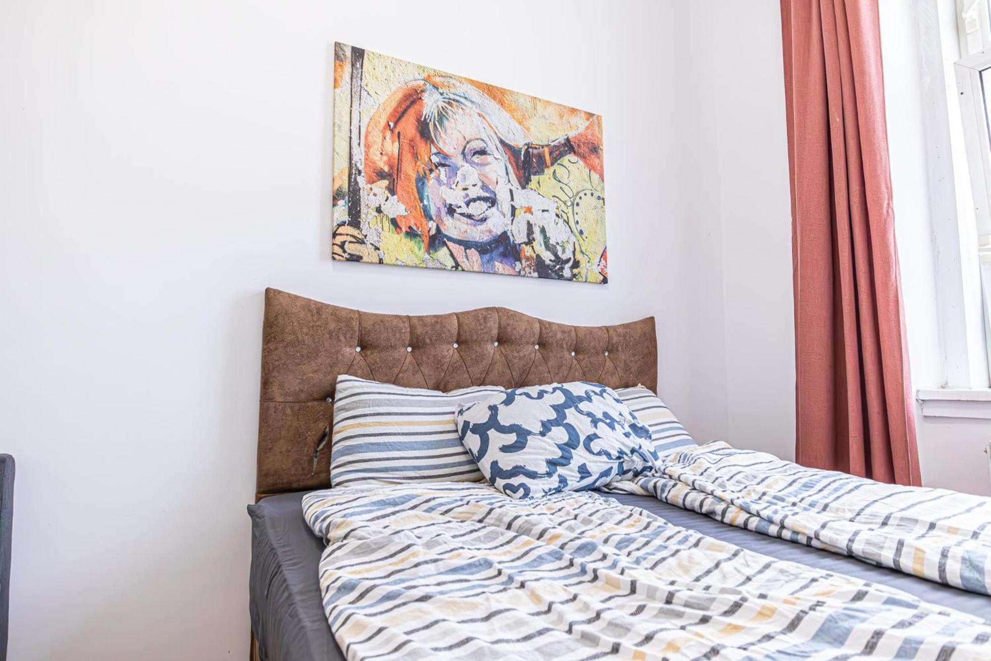 Hostel 6 Min To Amusement Park - Economy In Shared