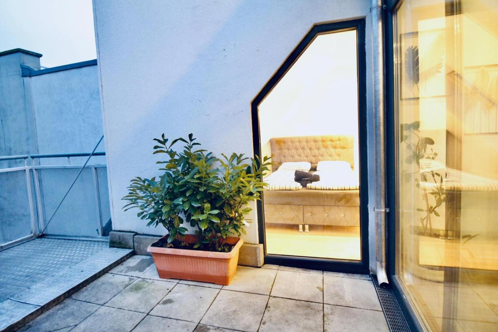 Hostel 6 Min To Amusement Park - Economy In Shared *
