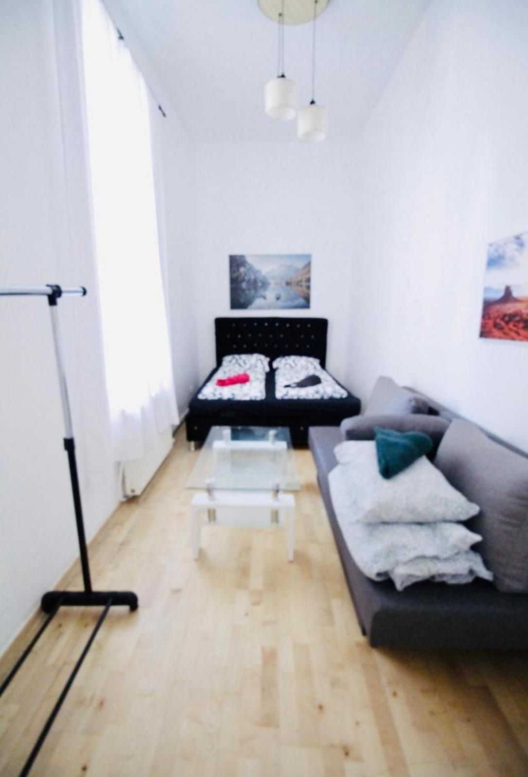 Hostel 6 Min To Amusement Park - Economy In Shared