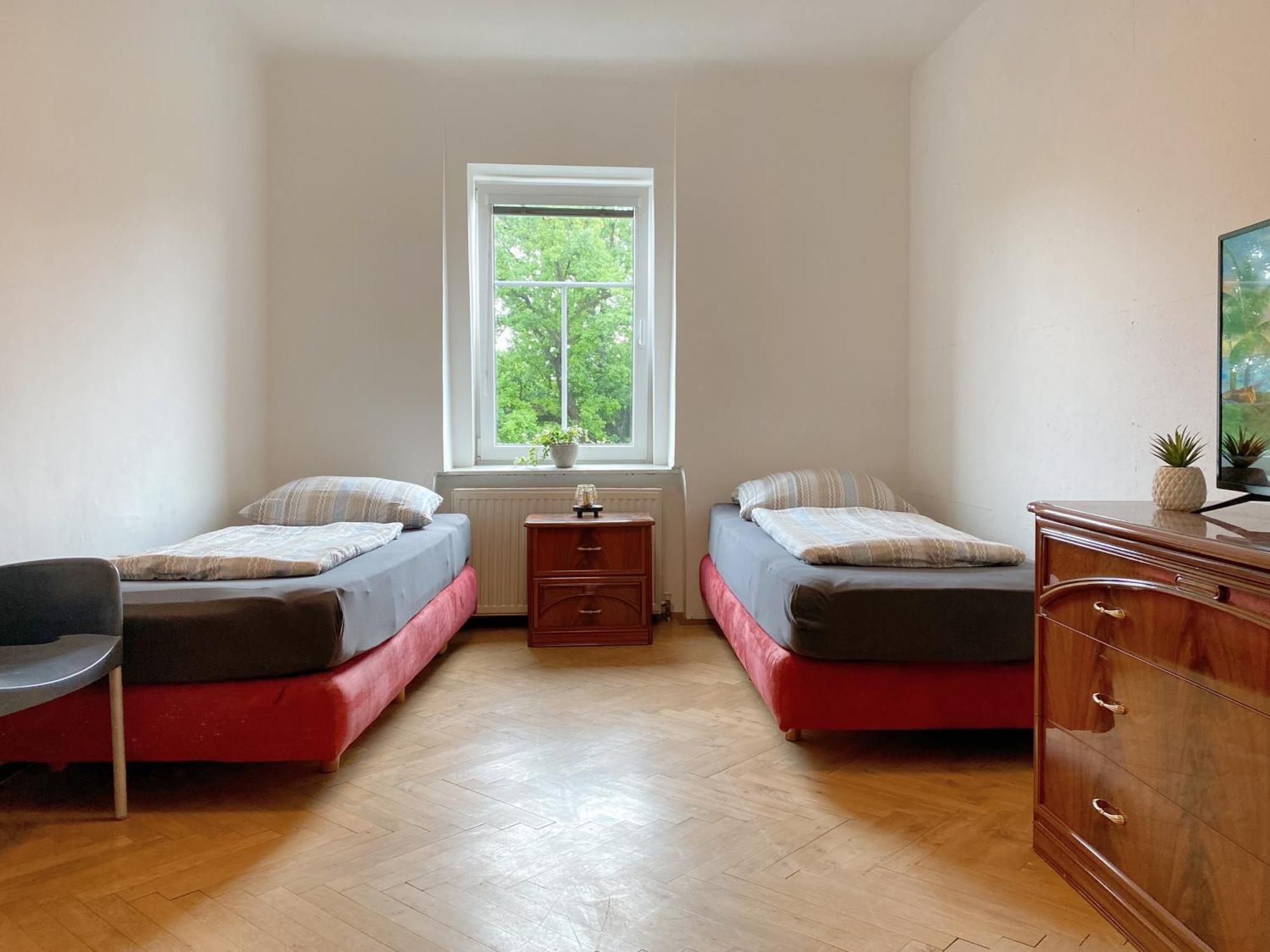 Royal Retreat - Steps From Schoenbrunn Palace!! Albergue