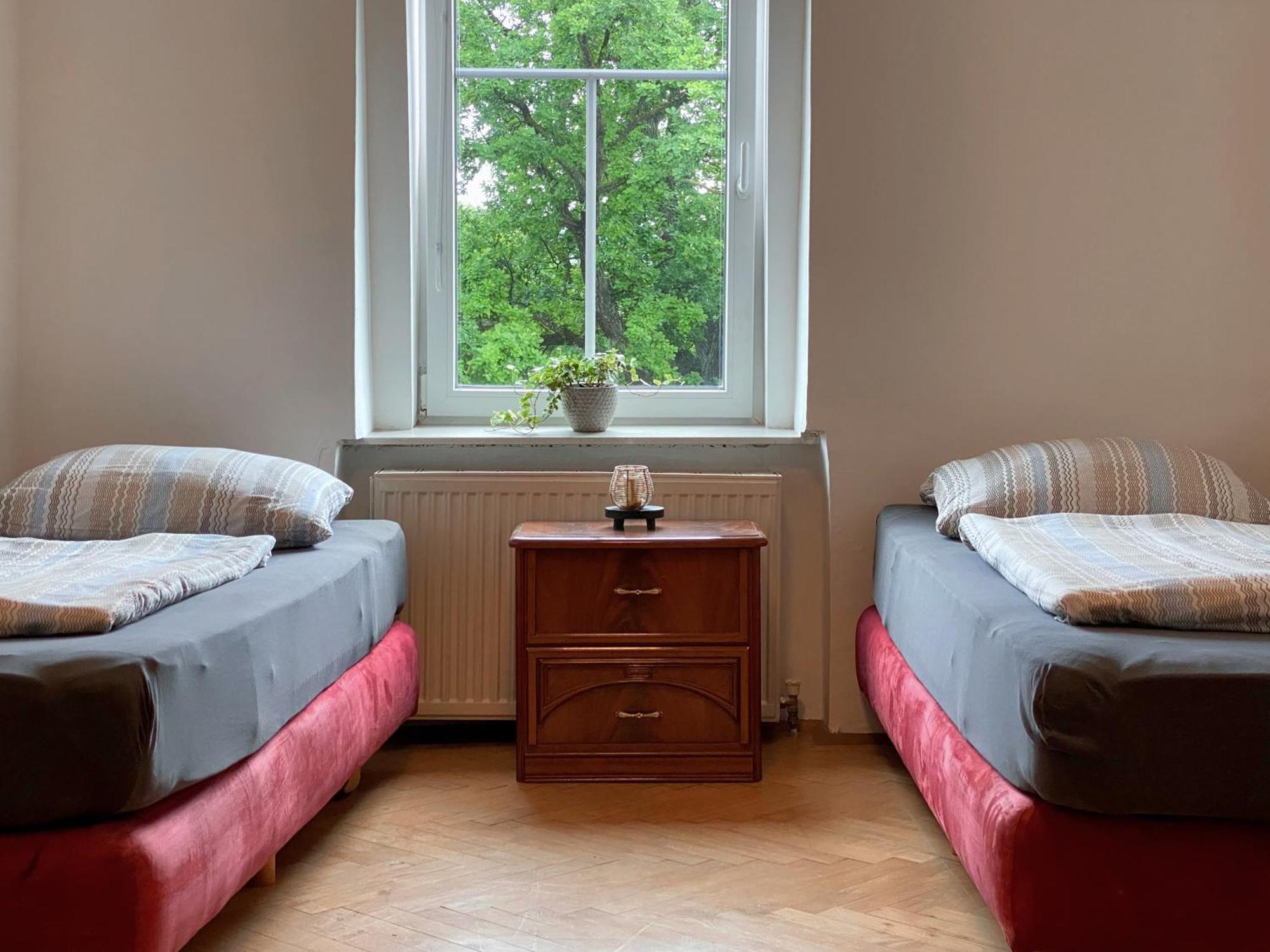 Albergue Royal Retreat - Steps From Schoenbrunn Palace!! Viena