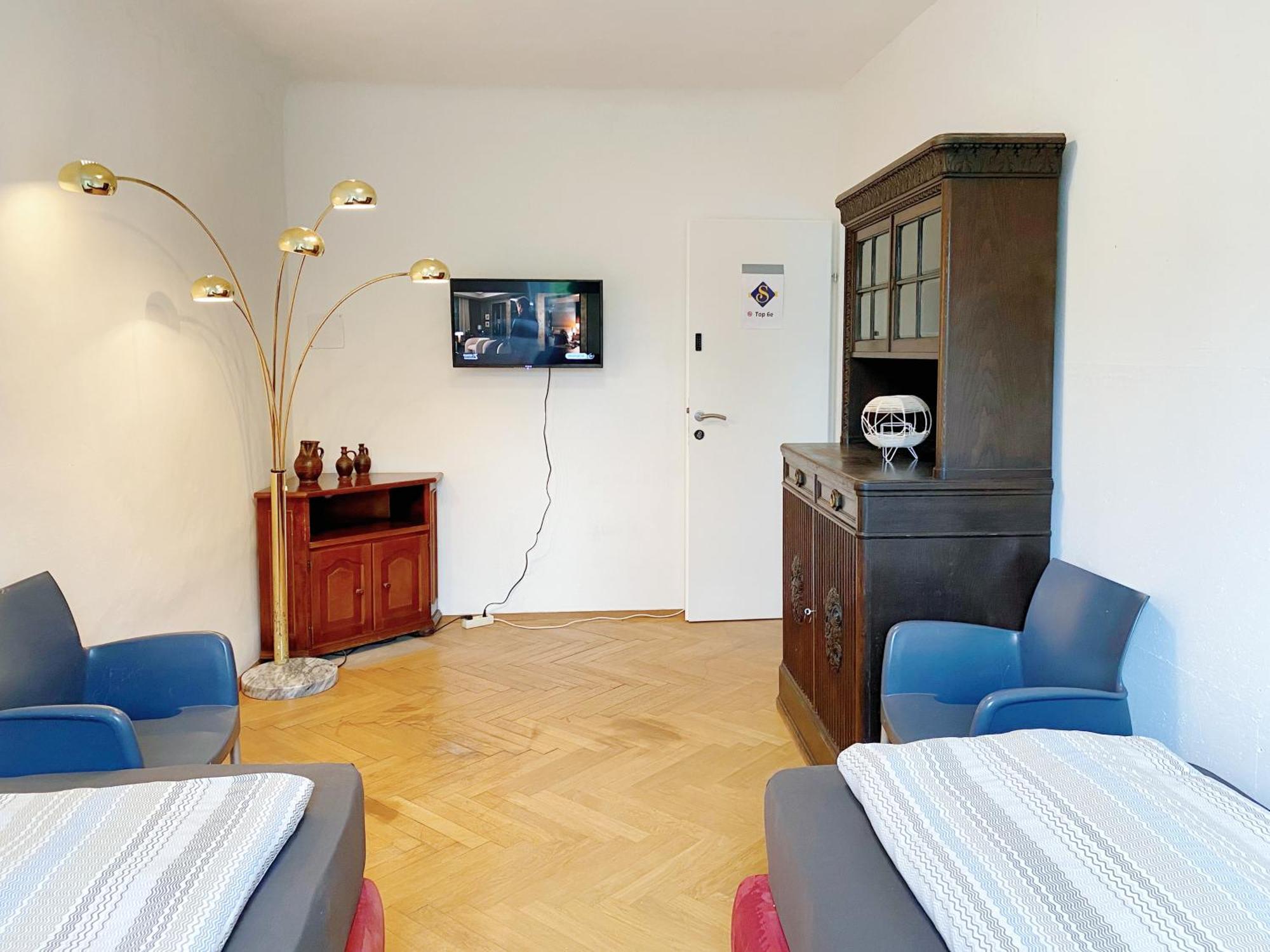 Royal Retreat - Steps From Schoenbrunn Palace!! Viena