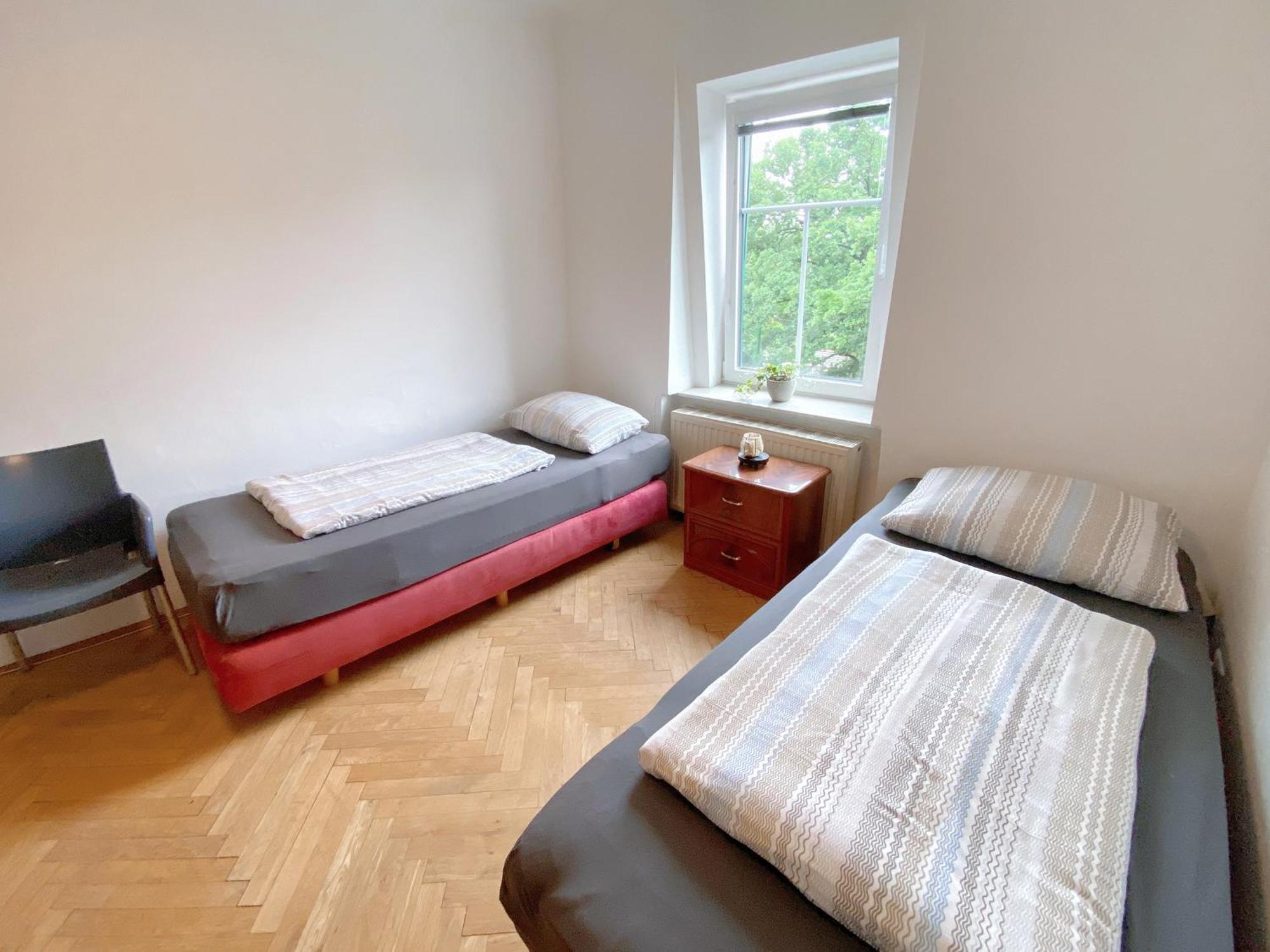 Royal Retreat - Steps From Schoenbrunn Palace!! Albergue