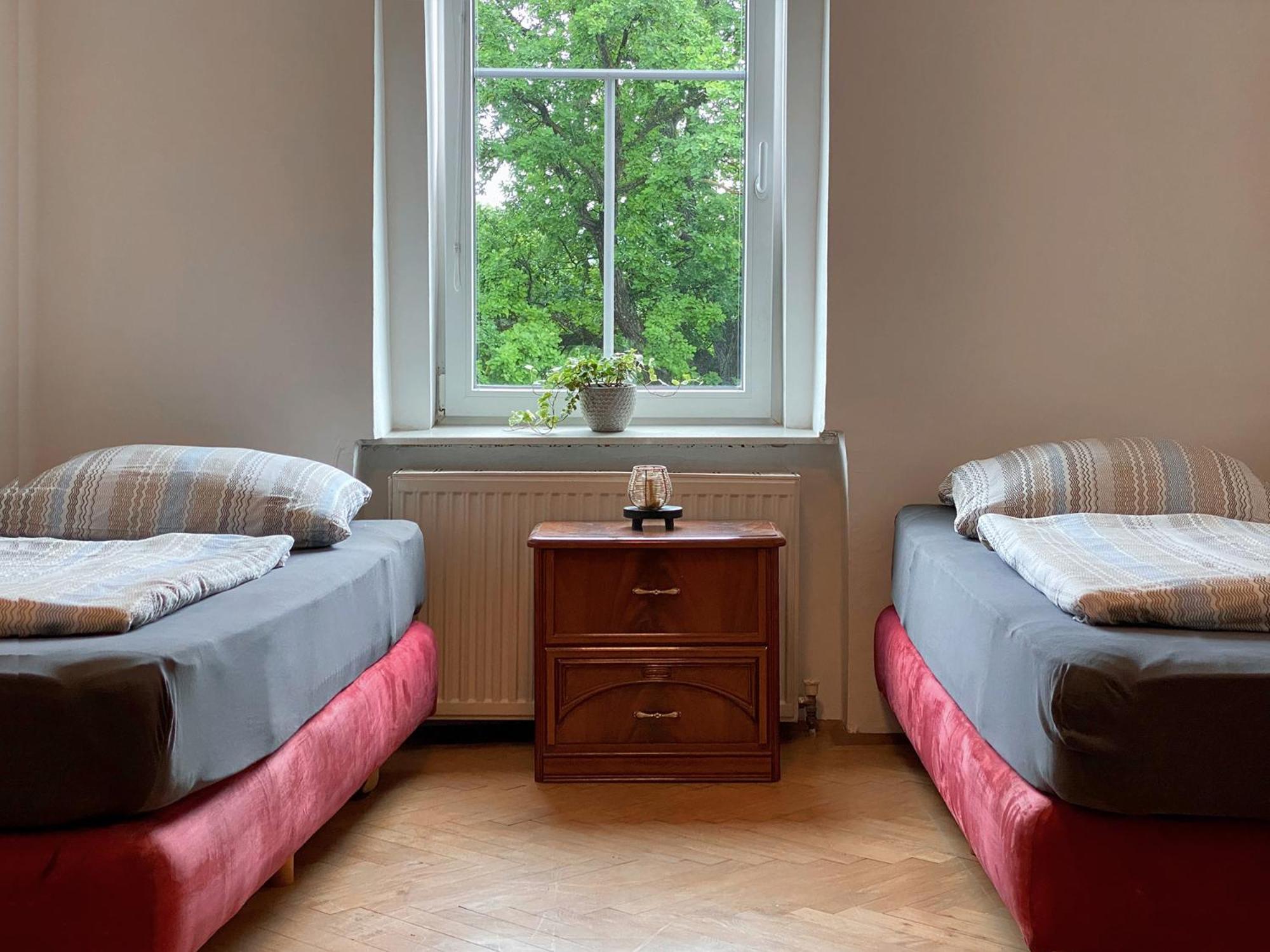 Albergue Royal Retreat - Steps From Schoenbrunn Palace!!
