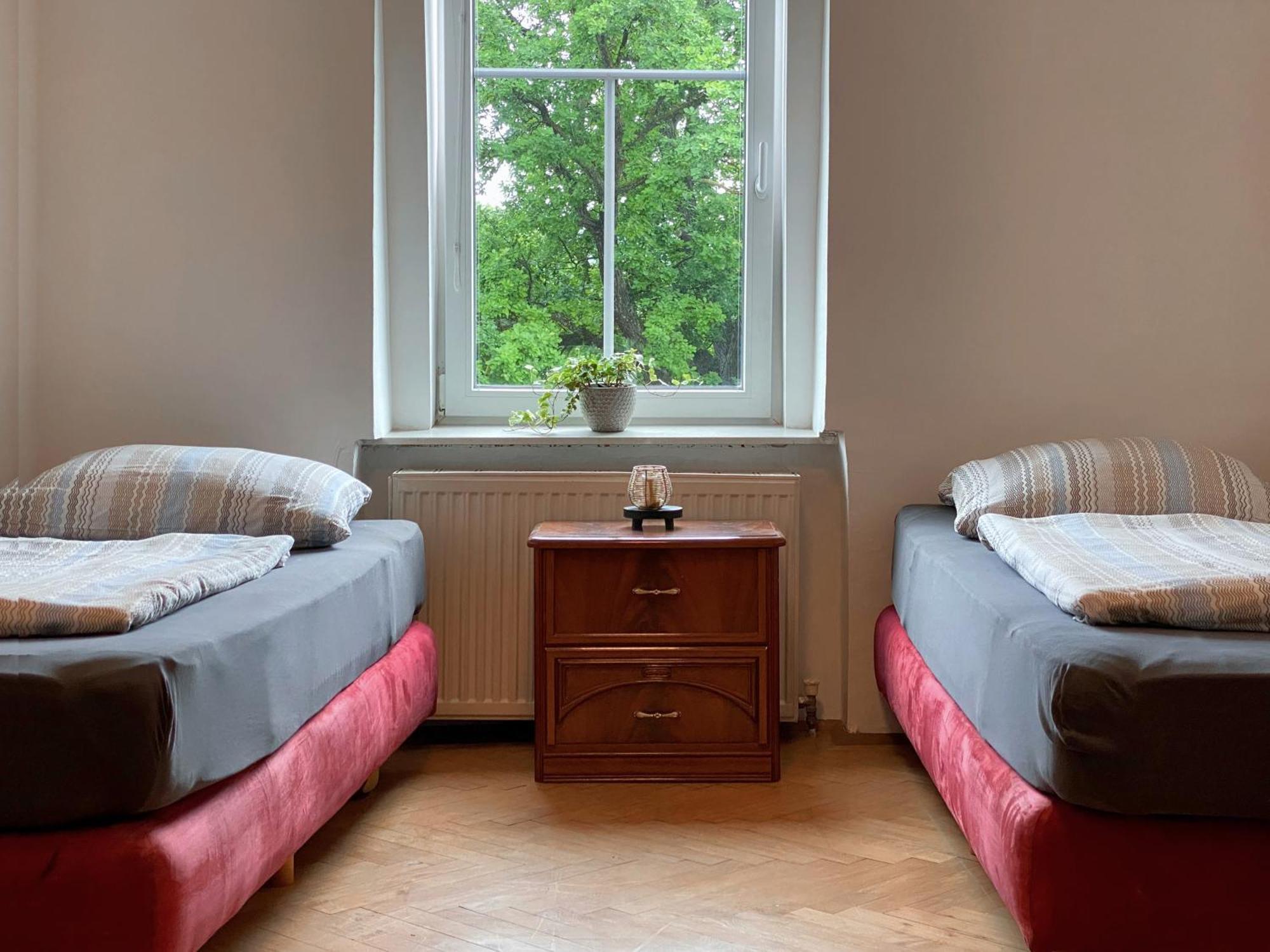 Royal Retreat - Steps From Schoenbrunn Palace!! Albergue *