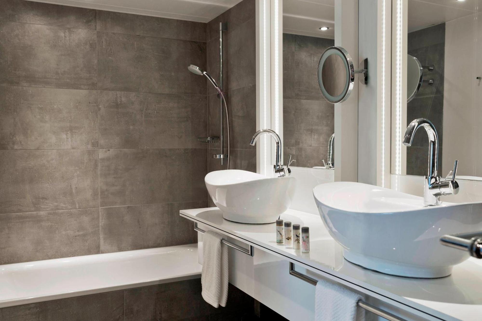 Renaissance Schoenbrunn 4* Vienna
