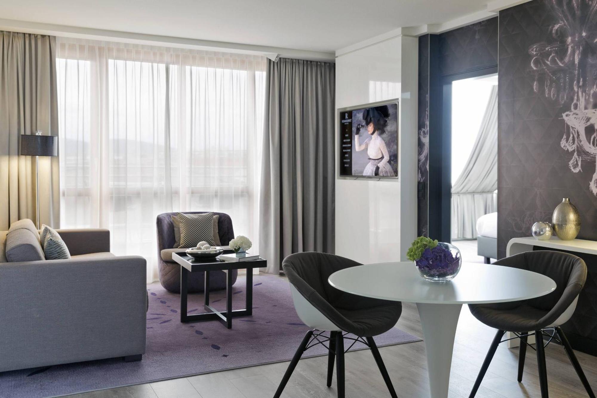 Hotel Renaissance Schoenbrunn 4*