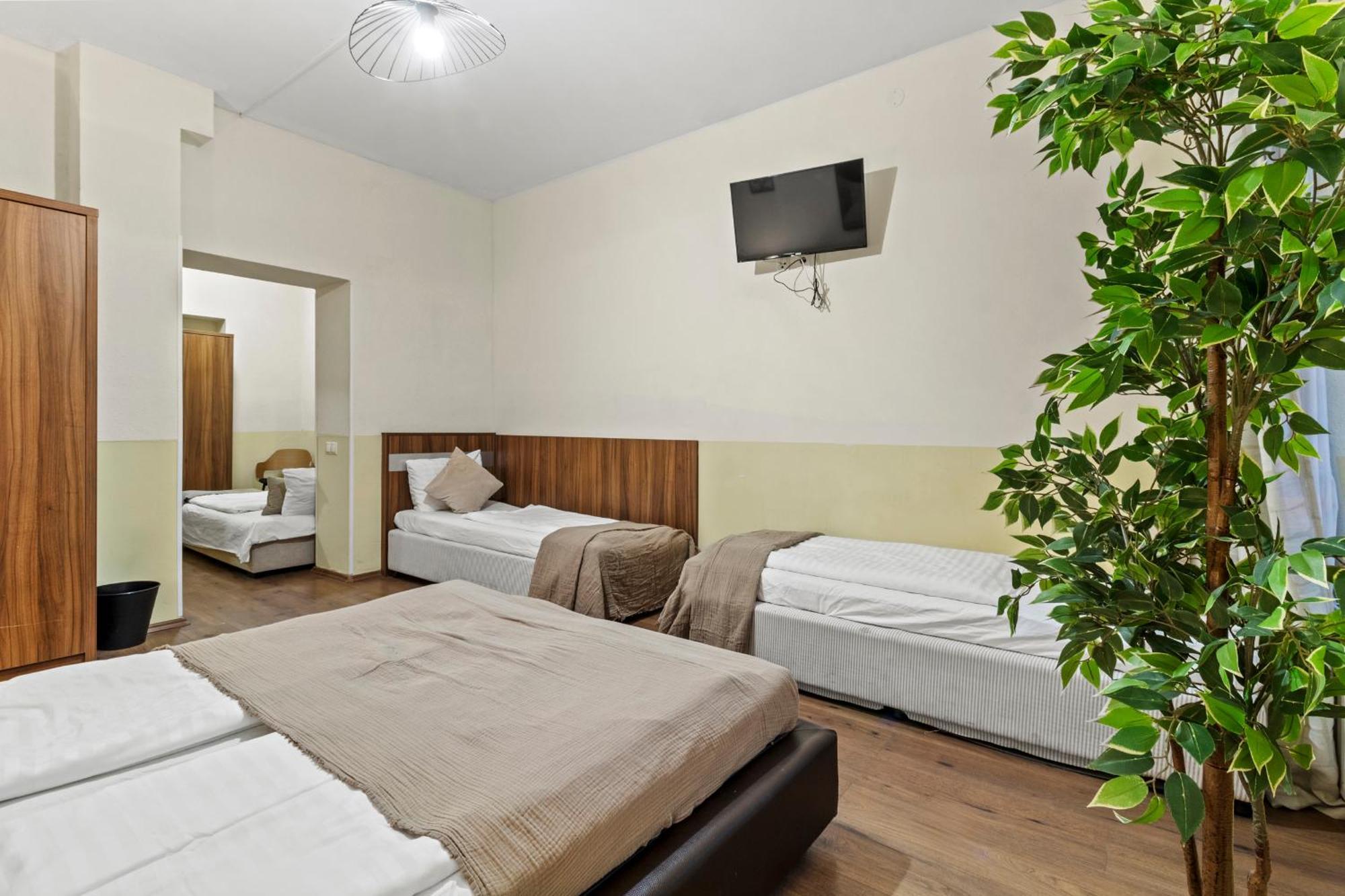 Apartment Paid Parking I Calm Location I 10 Minutes To S-bahn