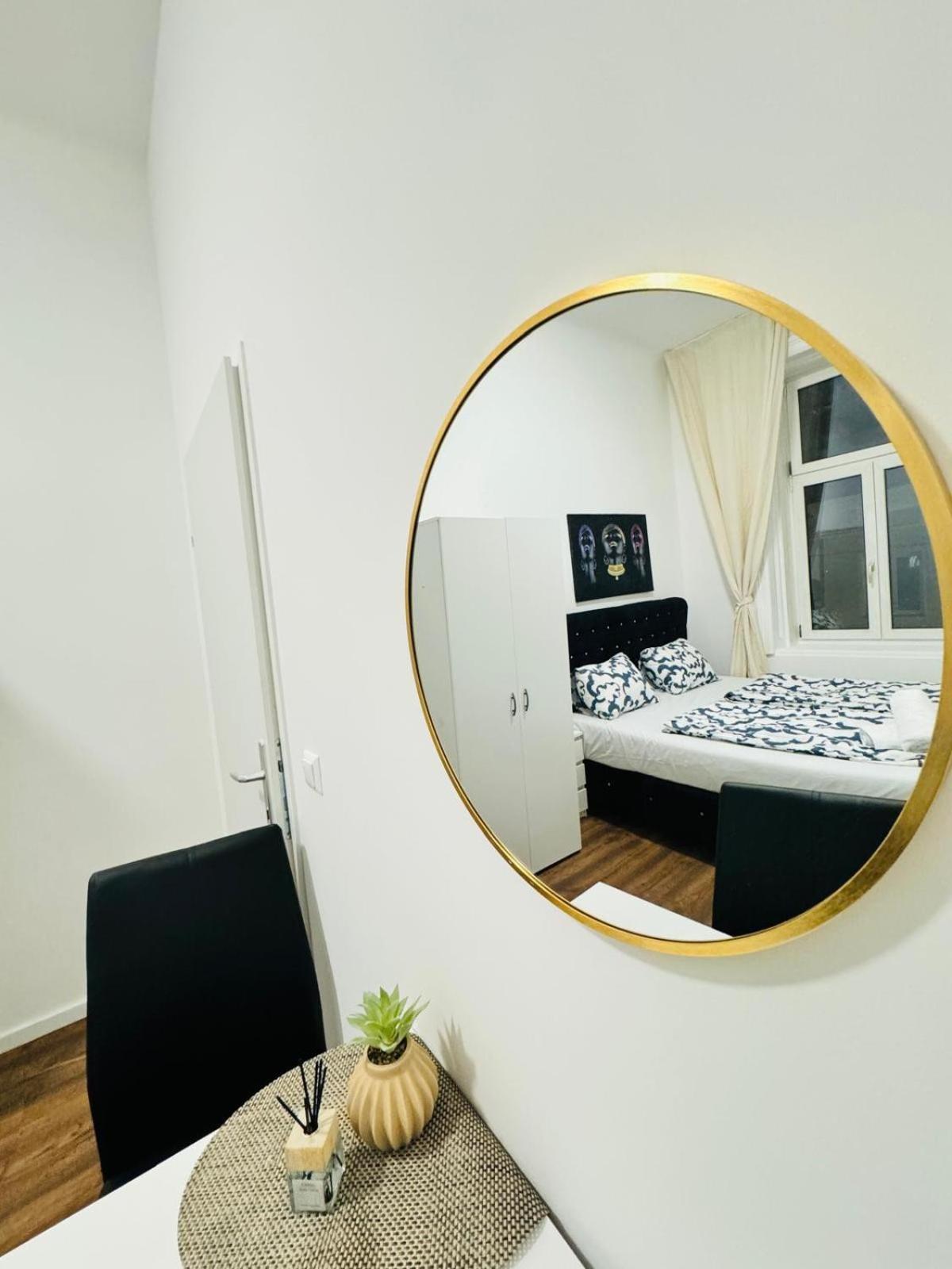 Apartment Affordable 5 Bedroom Apartment, Near Atzgersdorf Park *