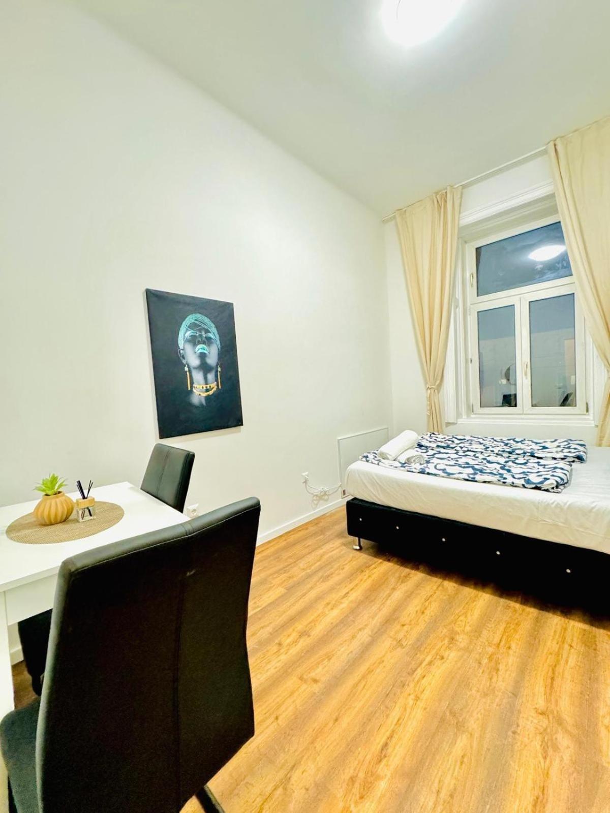 Apartment Affordable 5 Bedroom Apartment, Near Atzgersdorf Park Vienna