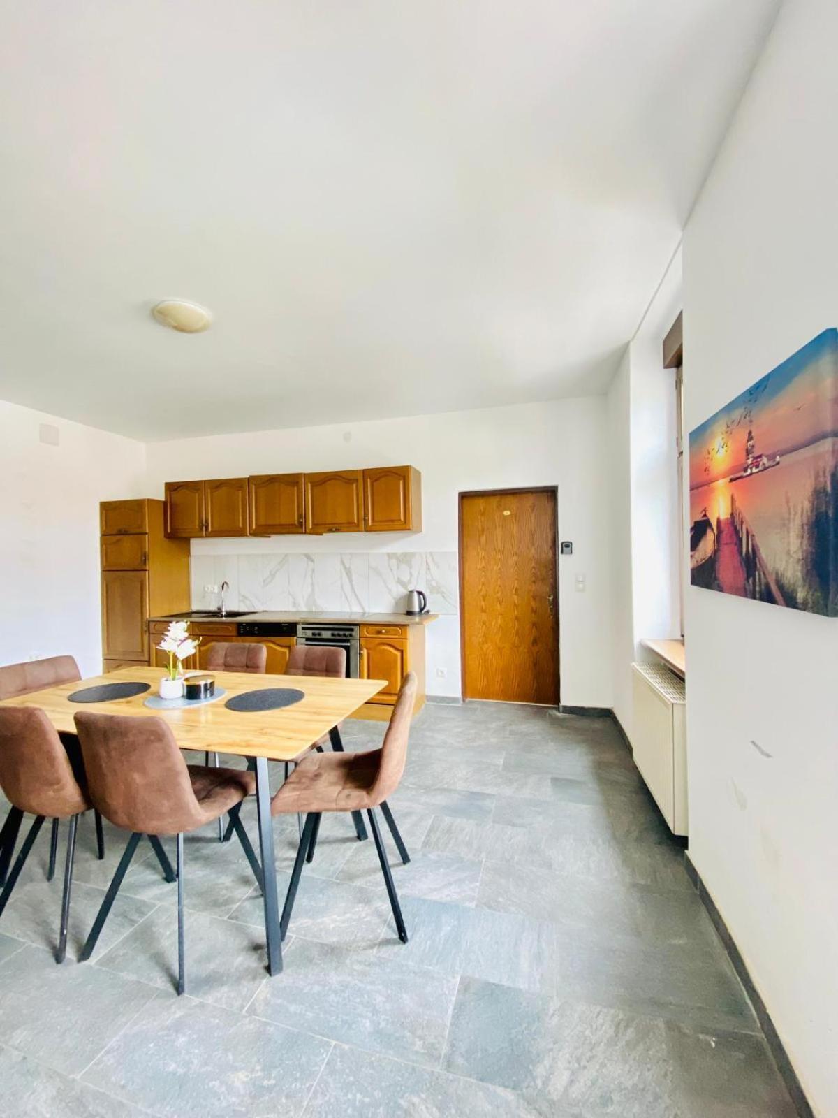 Spacious 4br Up To 15 Guests 15 Min To Danube * Vienna