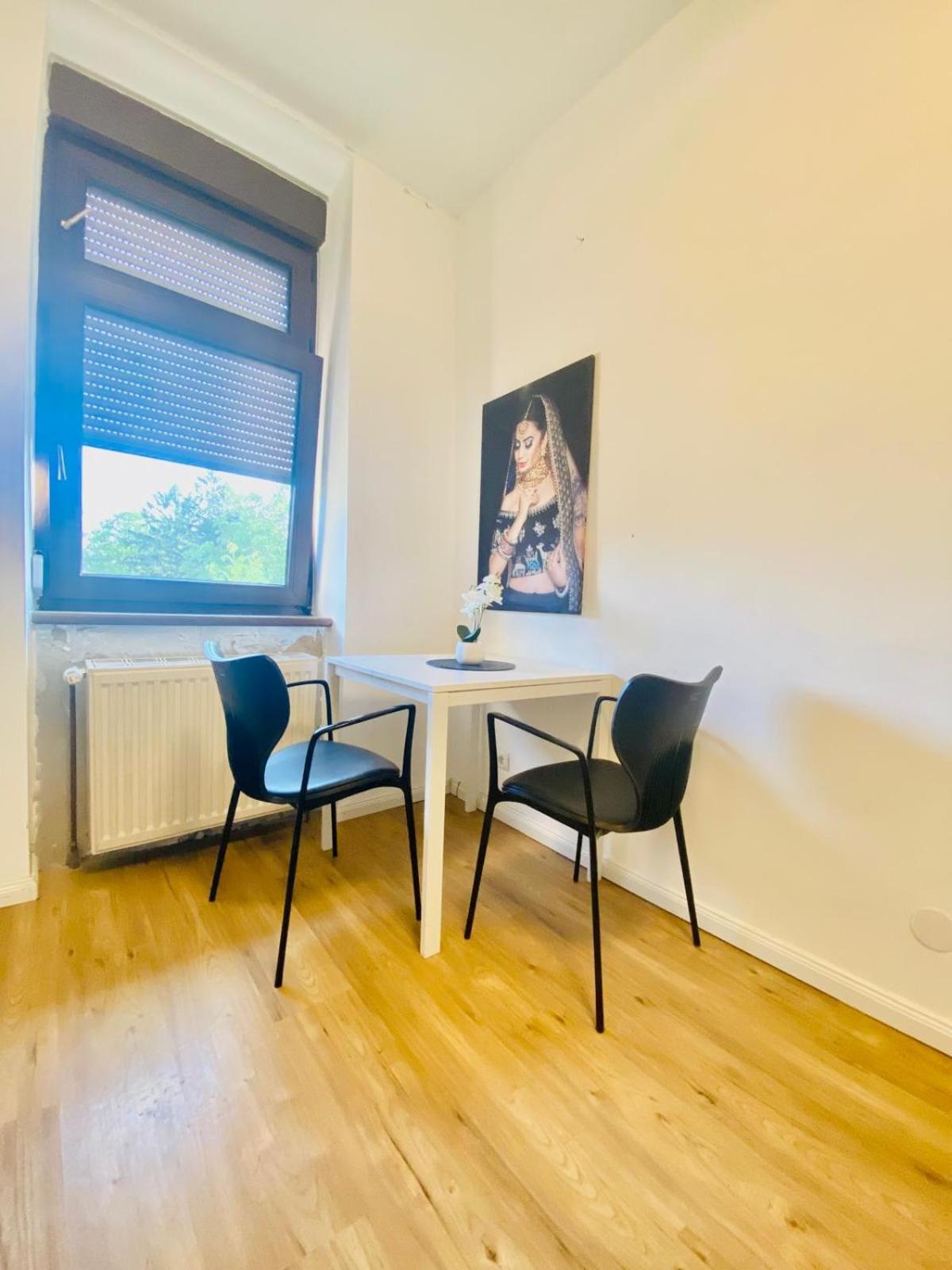 Spacious 4br Up To 15 Guests 15 Min To Danube Apartment