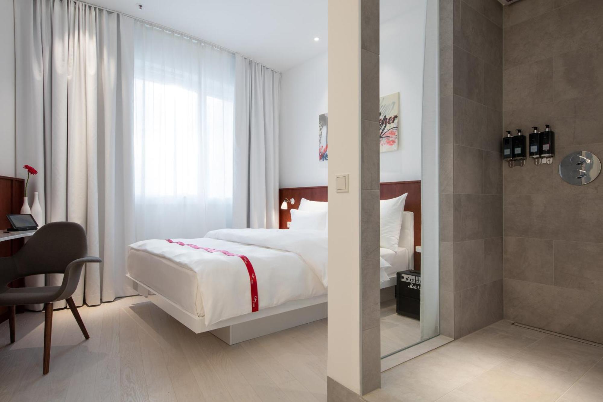 Hotel Ruby Marie