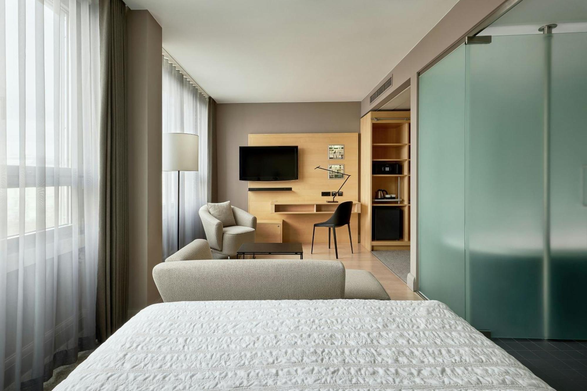 Le Meridien Hotel