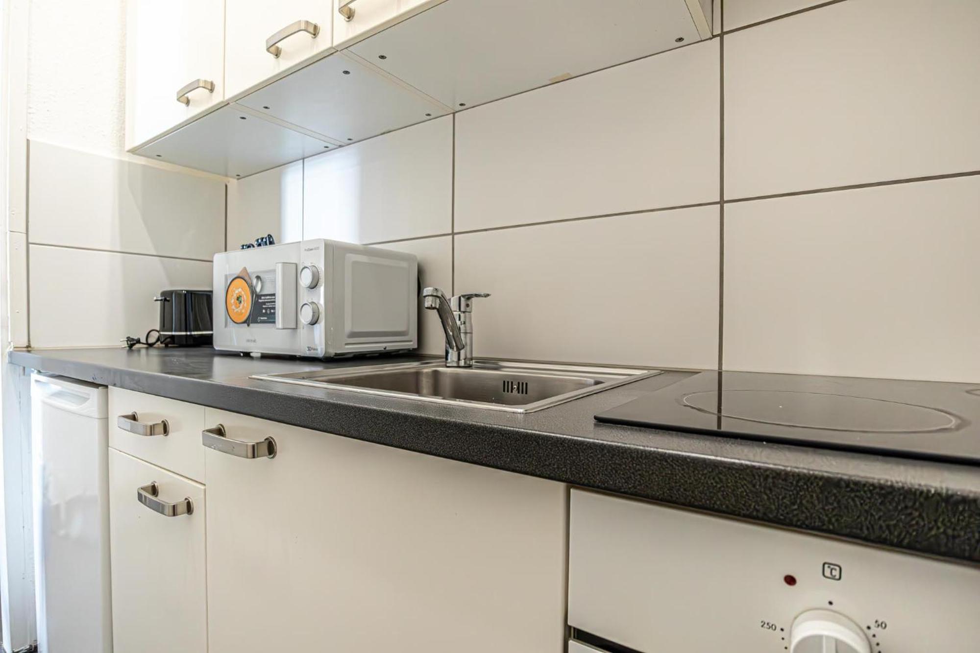 Charming 2br Aprtment Near Tourist Attractions Appartamento *