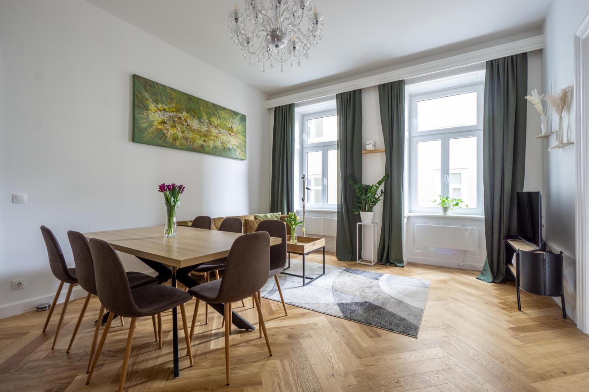 Elegant Heritage With Modern Comfort Apartment *