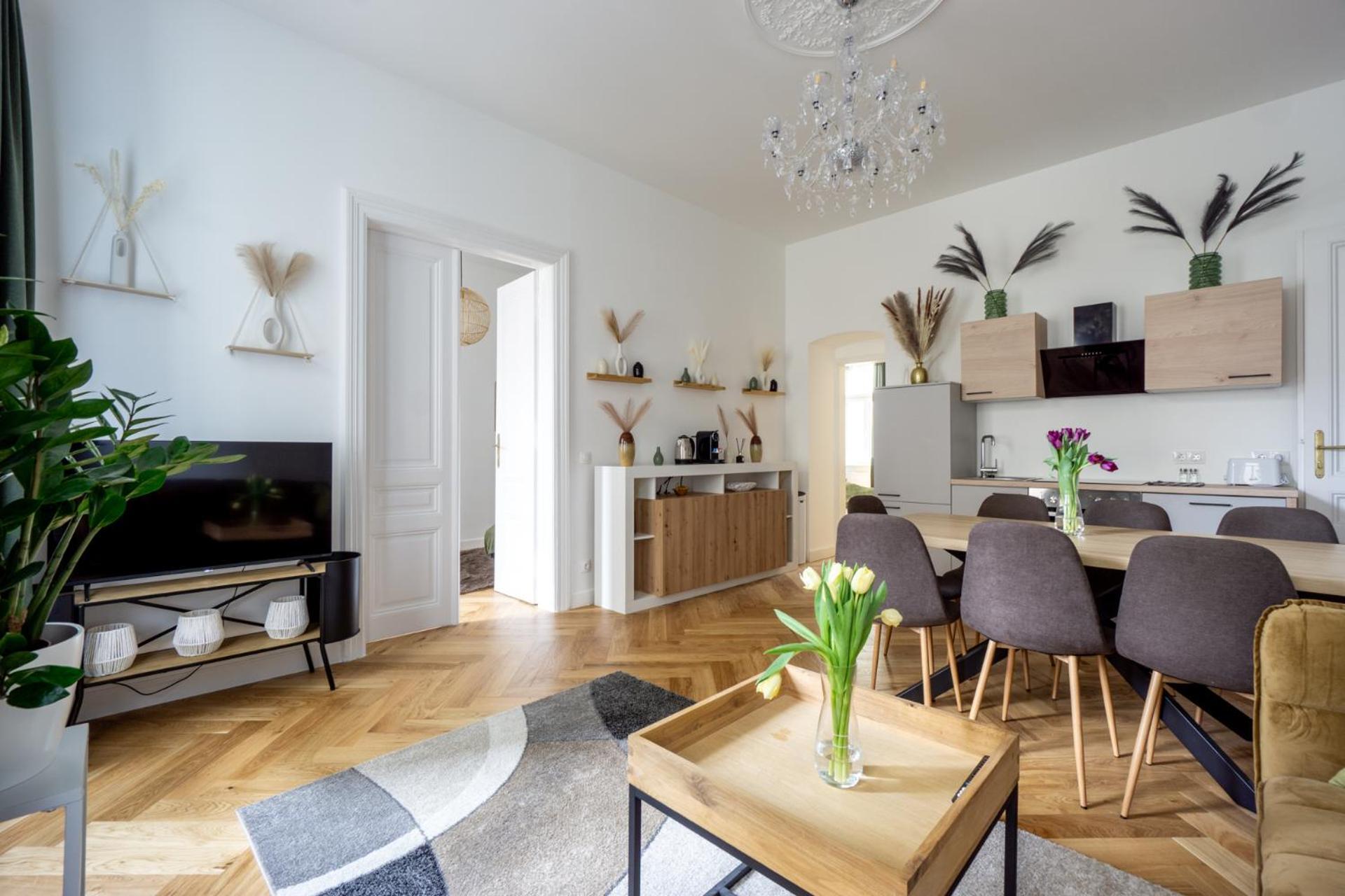 Elegant Heritage With Modern Comfort Apartment *