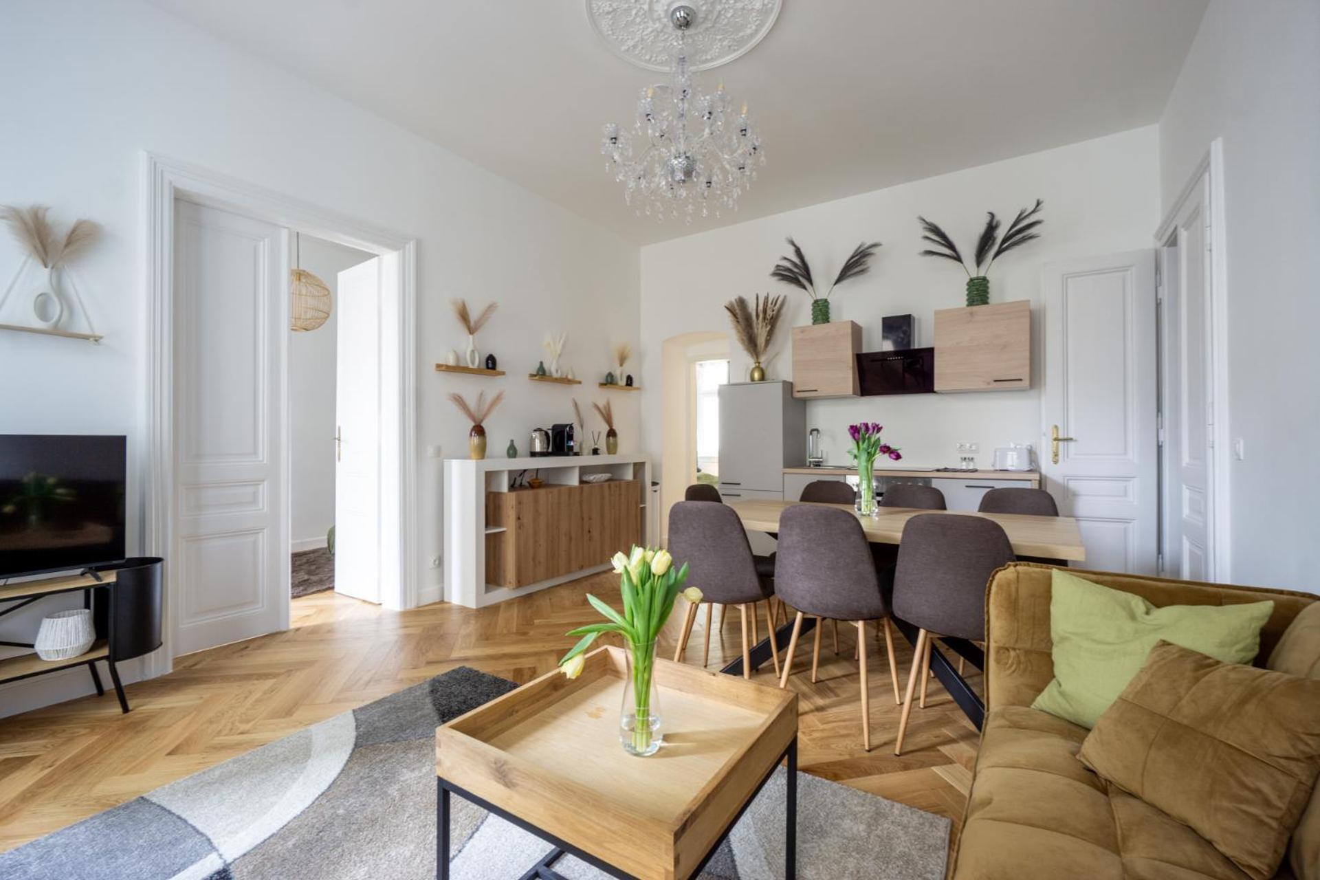 Elegant Heritage With Modern Comfort Apartment