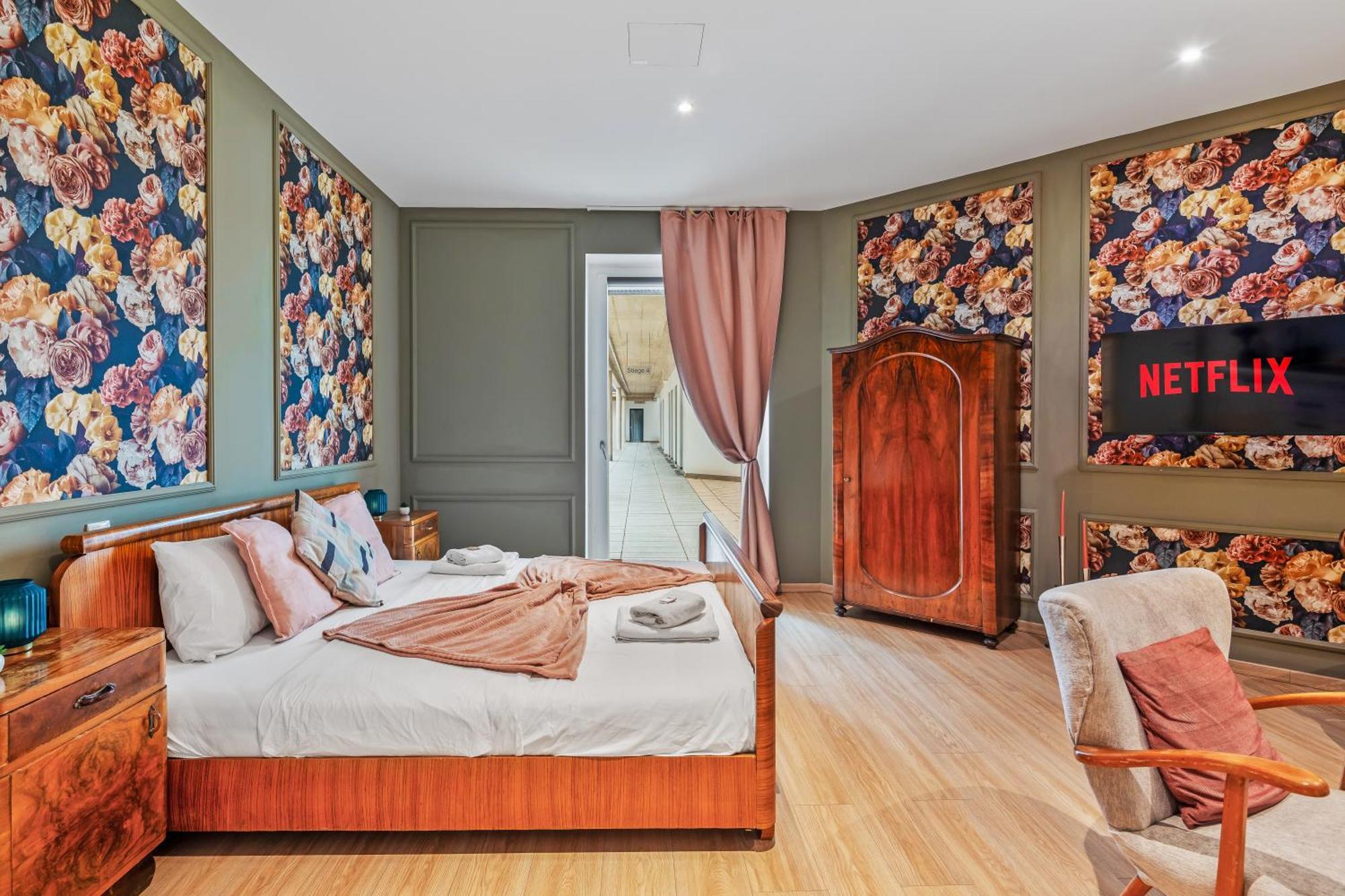 Vibestudio Vintage Flower - - New - Ac * Vienna