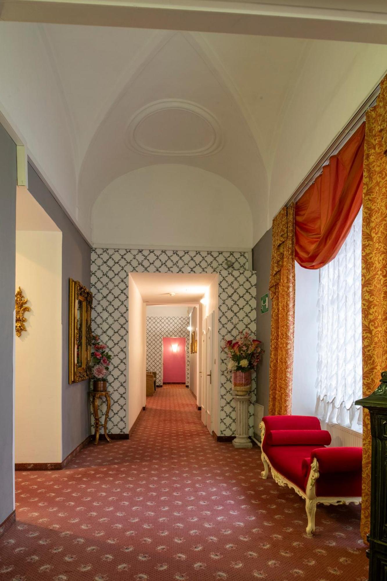Pertschy Palais 4*