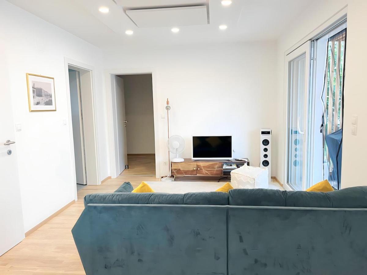 Apartment Mit Privatgarten & Salzwasserpool *
