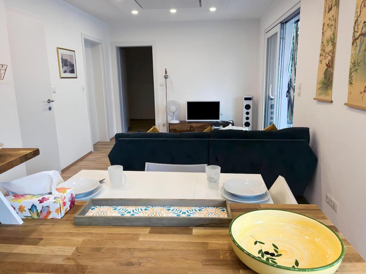 Apartment Mit Privatgarten & Salzwasserpool Vienna