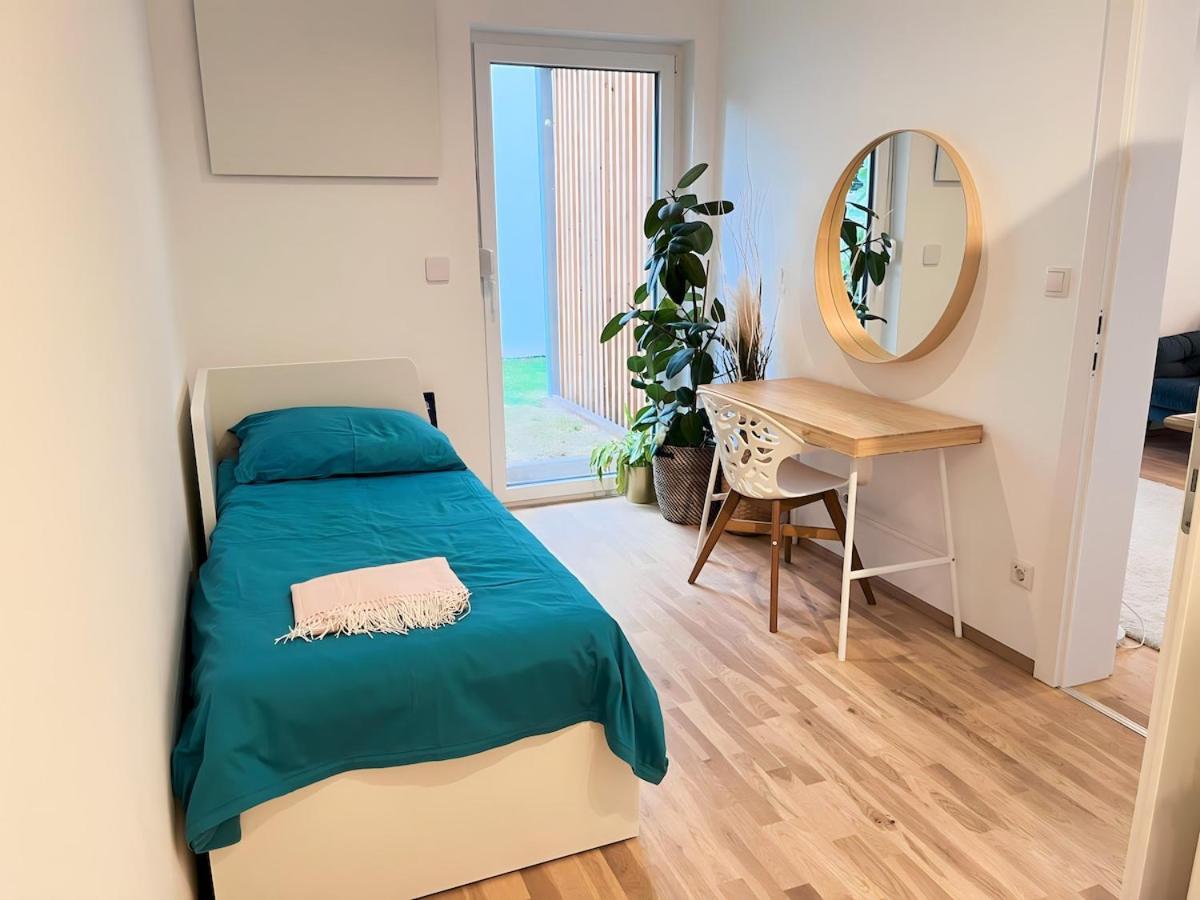 Mit Privatgarten & Salzwasserpool *