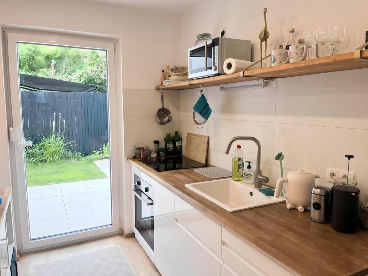 Apartment Mit Privatgarten & Salzwasserpool