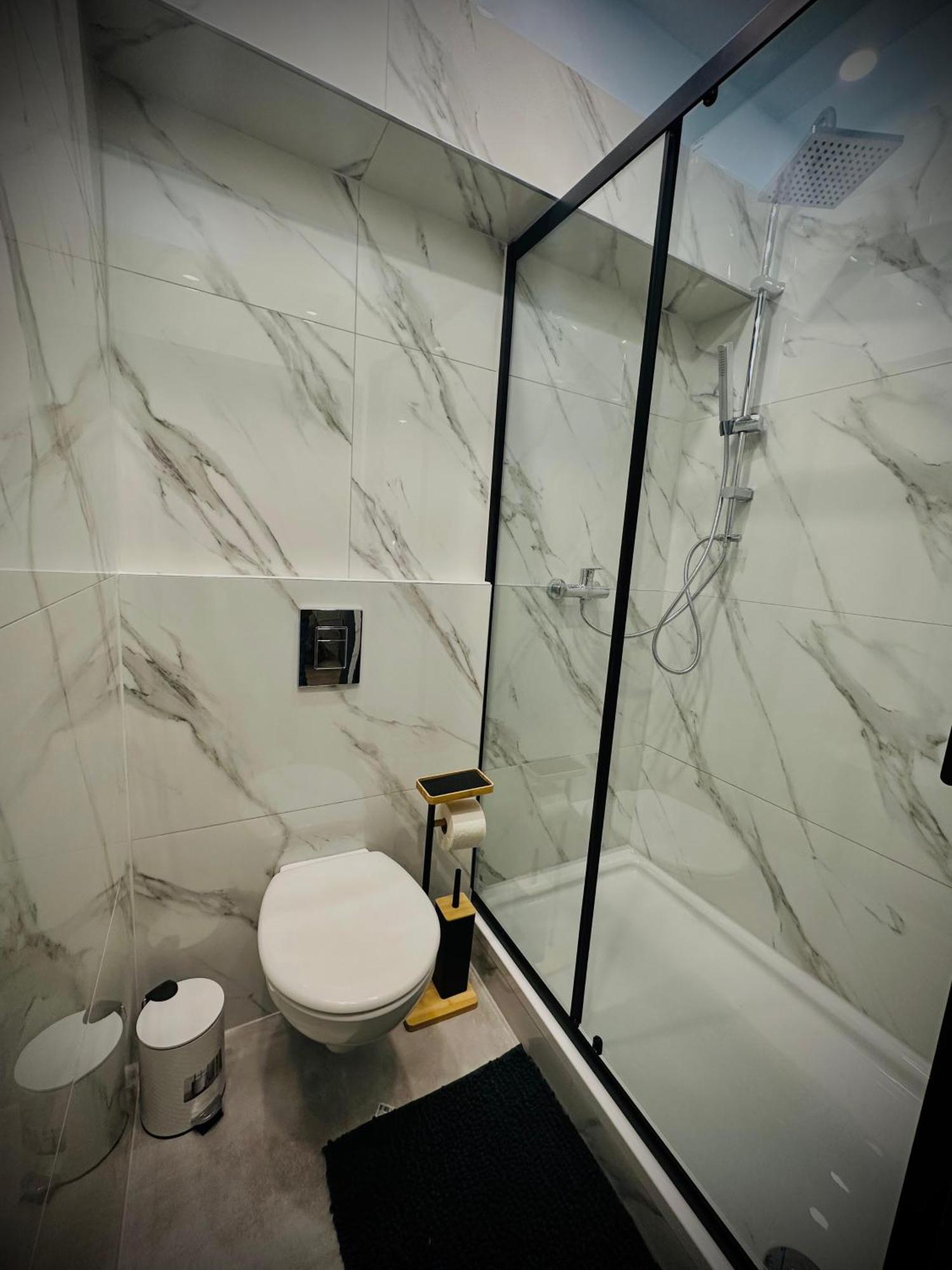 Apartment Private And Elegant In Residential Vienna