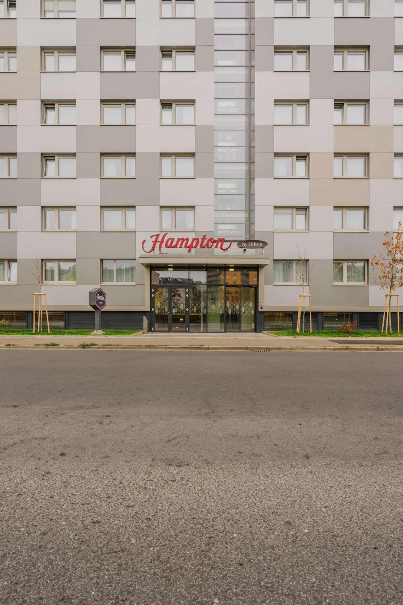 Hotel Hampton By Hilton West