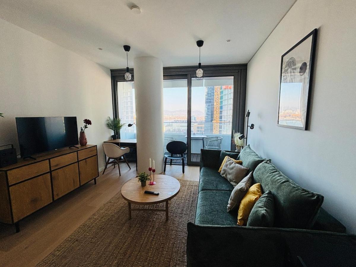 Modern Overlooking The Skyline & Danube Vienna