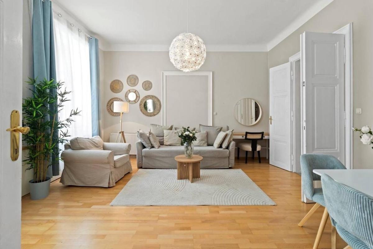 Apartment Augarten I 5 Min To Metro I 10 Min To *