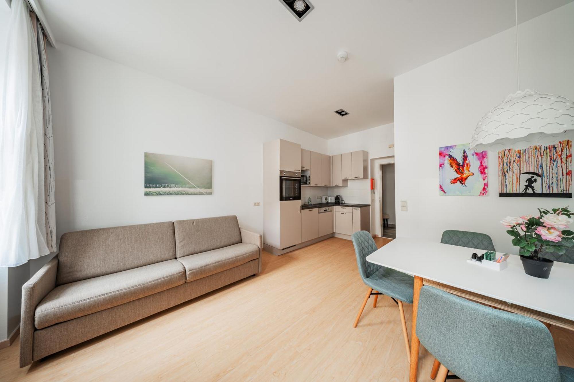 74 Living Viena