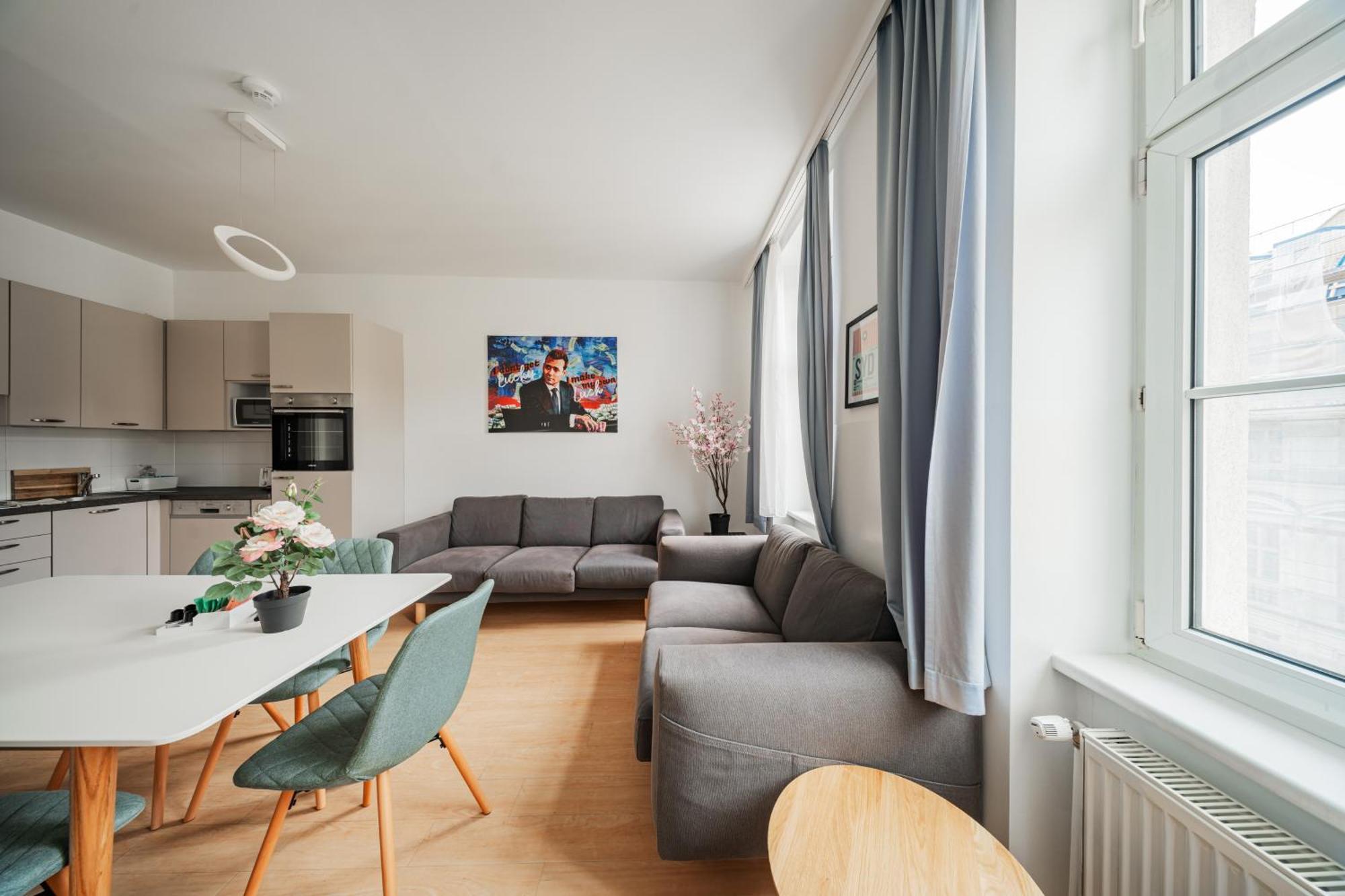 74 Living Viena